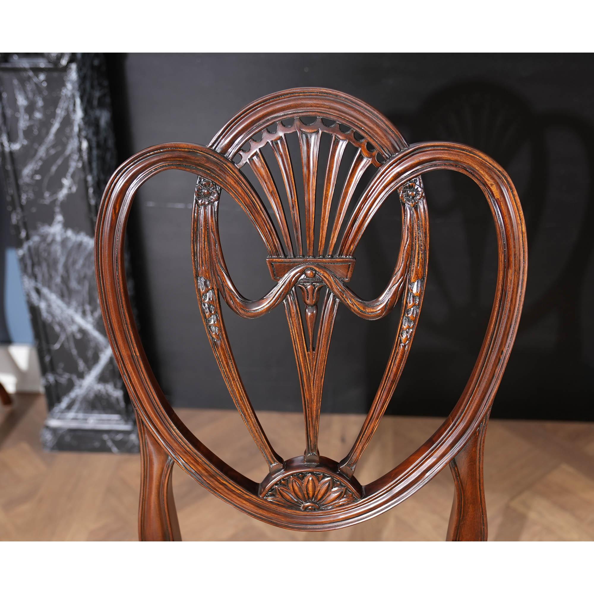 Sedie da pranzo con schienale a trifoglio, set da 10 in vendita 9