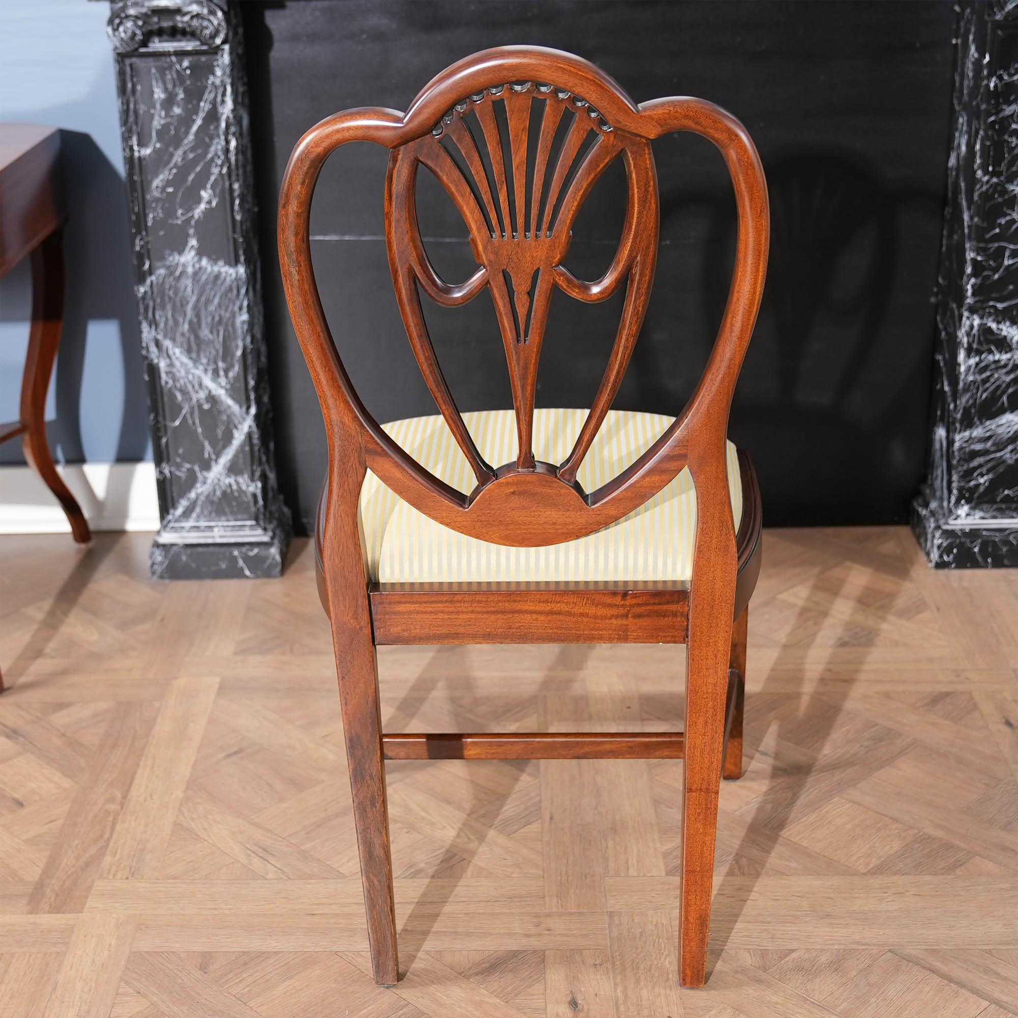 Sedie da pranzo con schienale a trifoglio, set da 10 in vendita 10