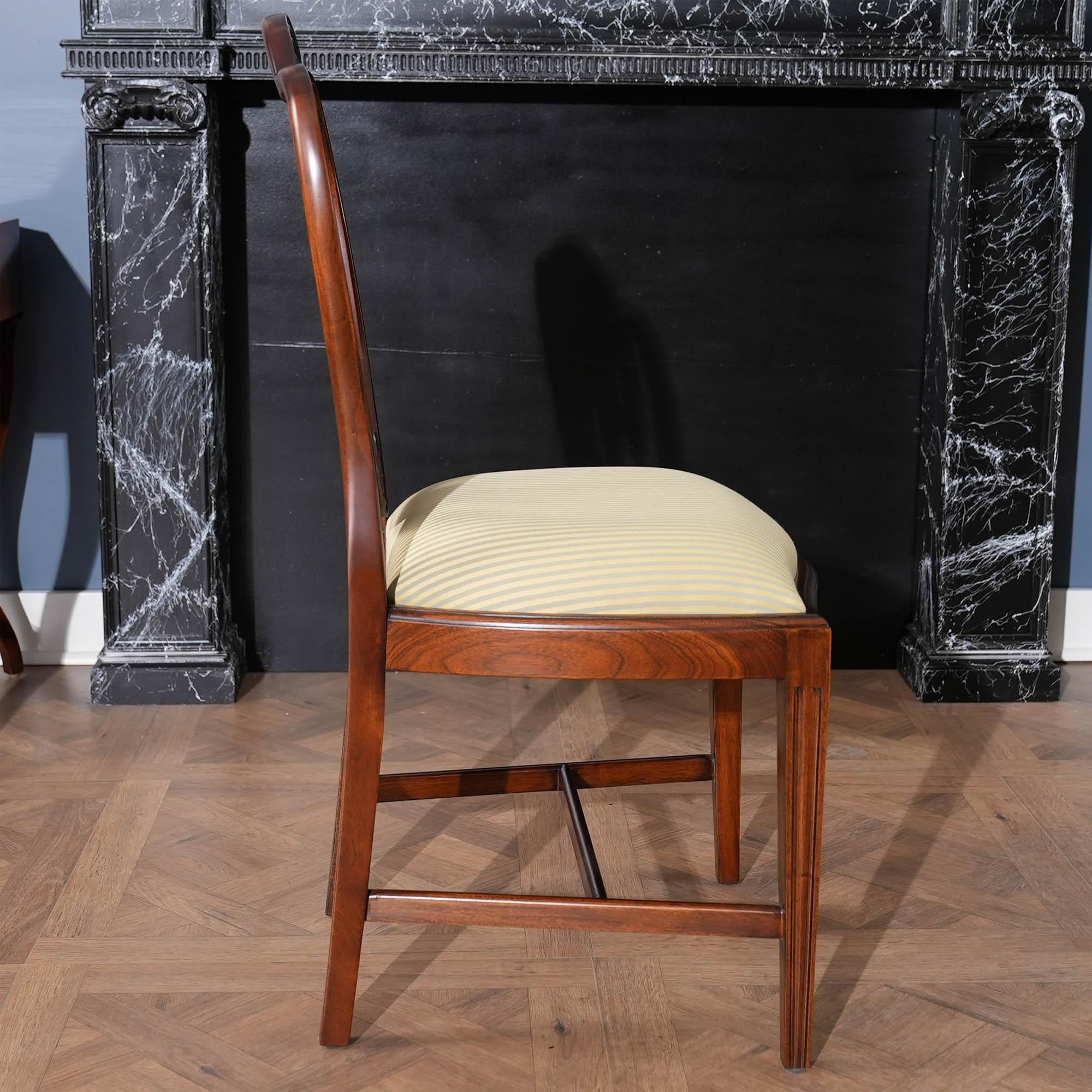 Sedie da pranzo con schienale a trifoglio, set da 10 in vendita 12