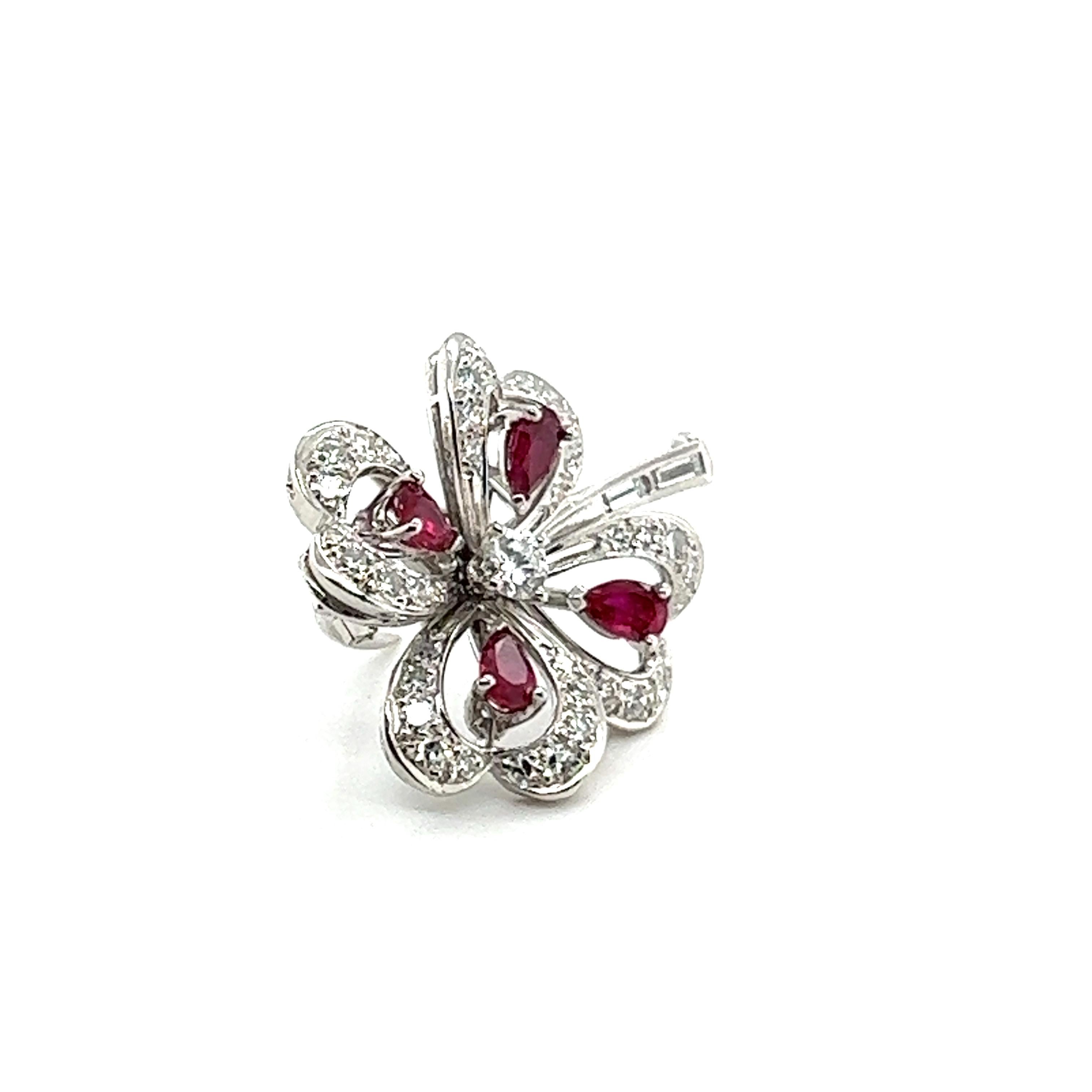 Clover Brooch with Rubies & Diamonds in 18 Karat White Gold by Meister In Good Condition In Lucerne, CH