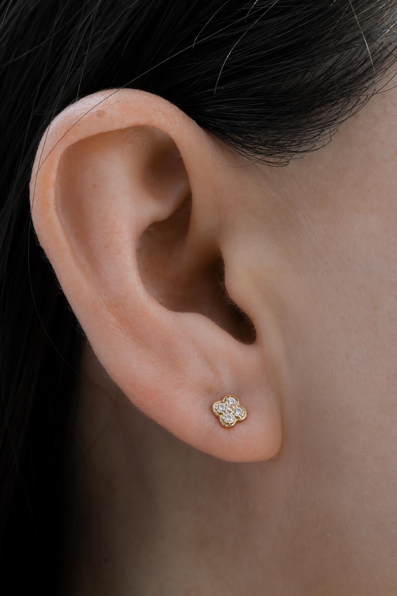 Boucles d'oreilles trèfle grappe de diamants 0,10 cts. Pour femmes en vente