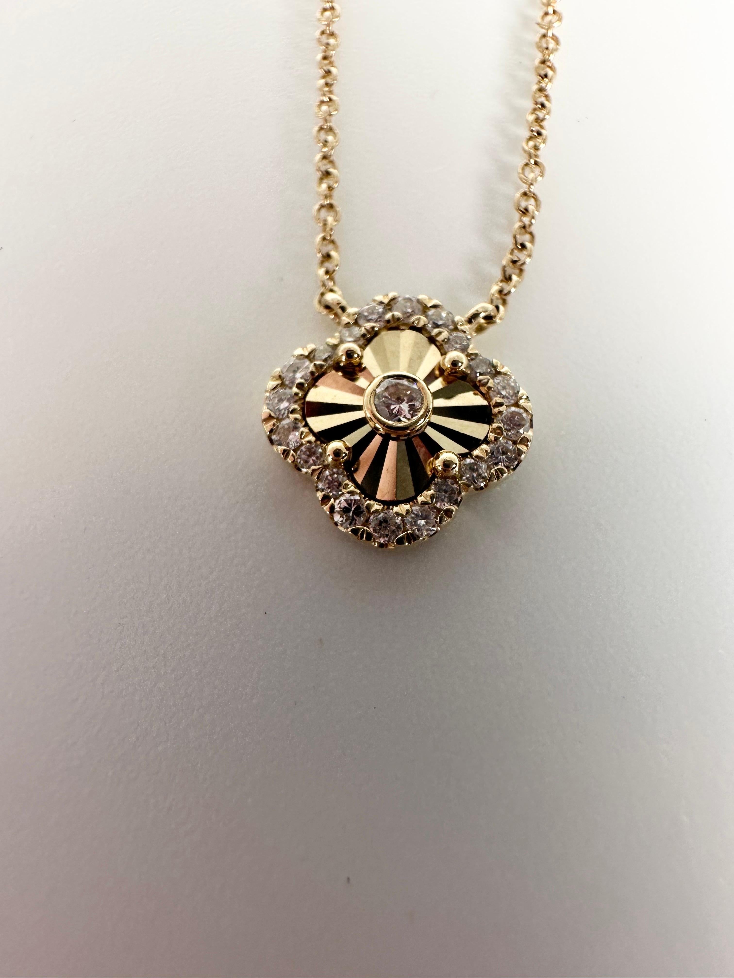 Clover diamond necklace 14KT gold lucky diamond necklace In New Condition For Sale In Jupiter, FL
