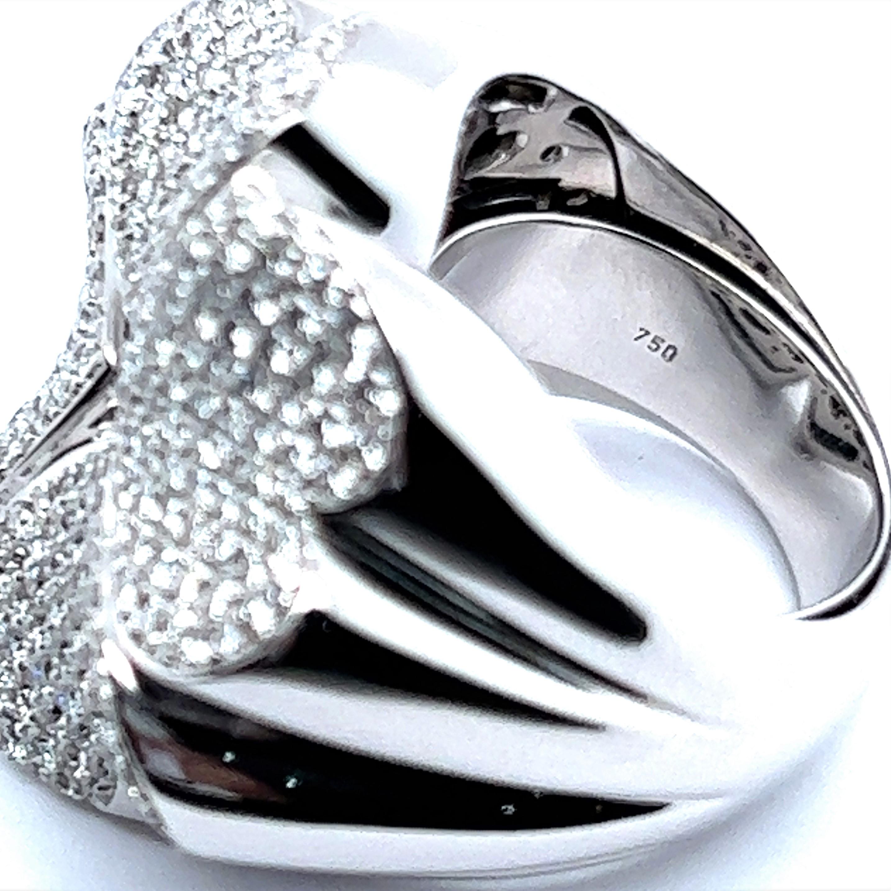 Clover Diamond Ring in 18 Karat White Gold by Pasquale Bruni 4