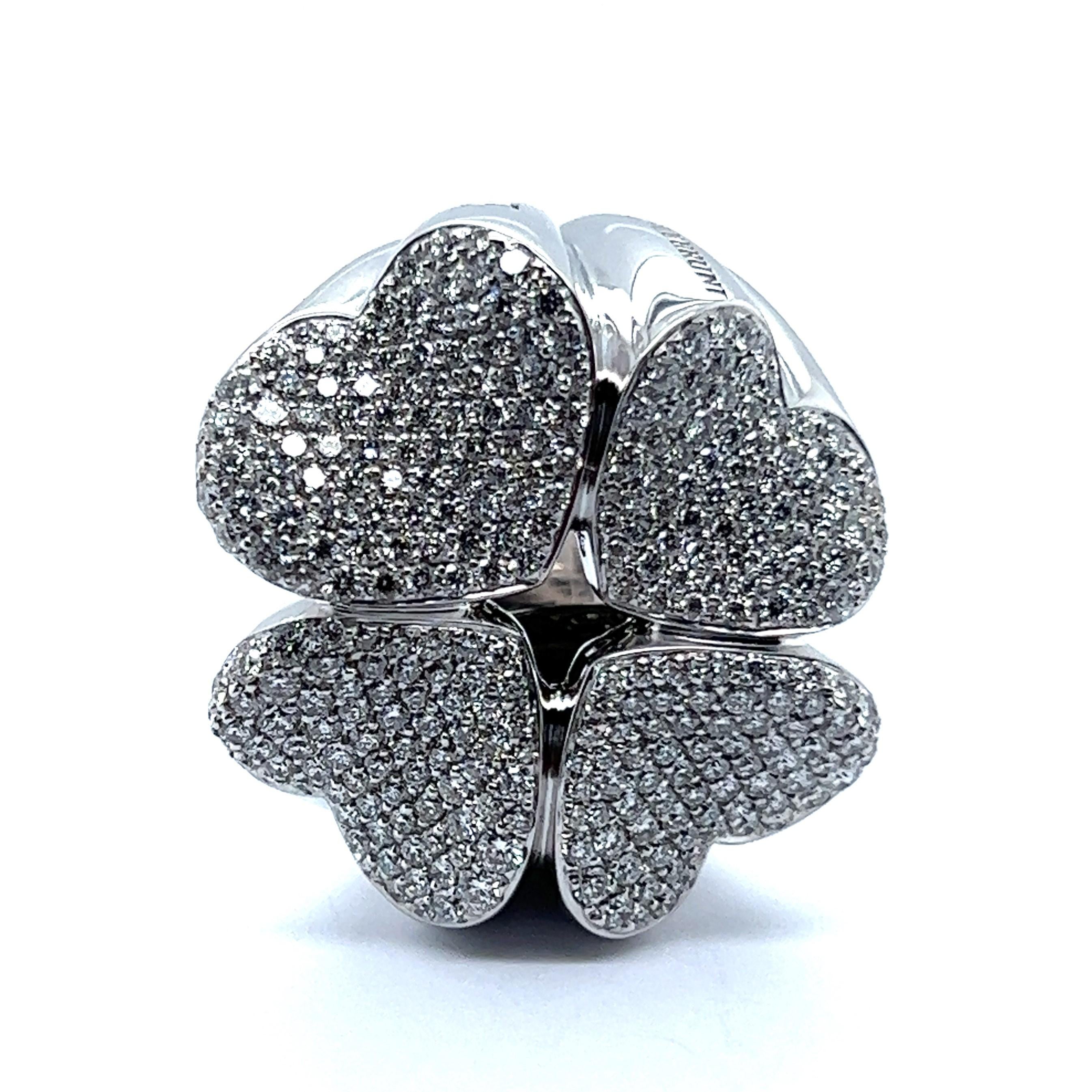 Brilliant Cut Clover Diamond Ring in 18 Karat White Gold by Pasquale Bruni