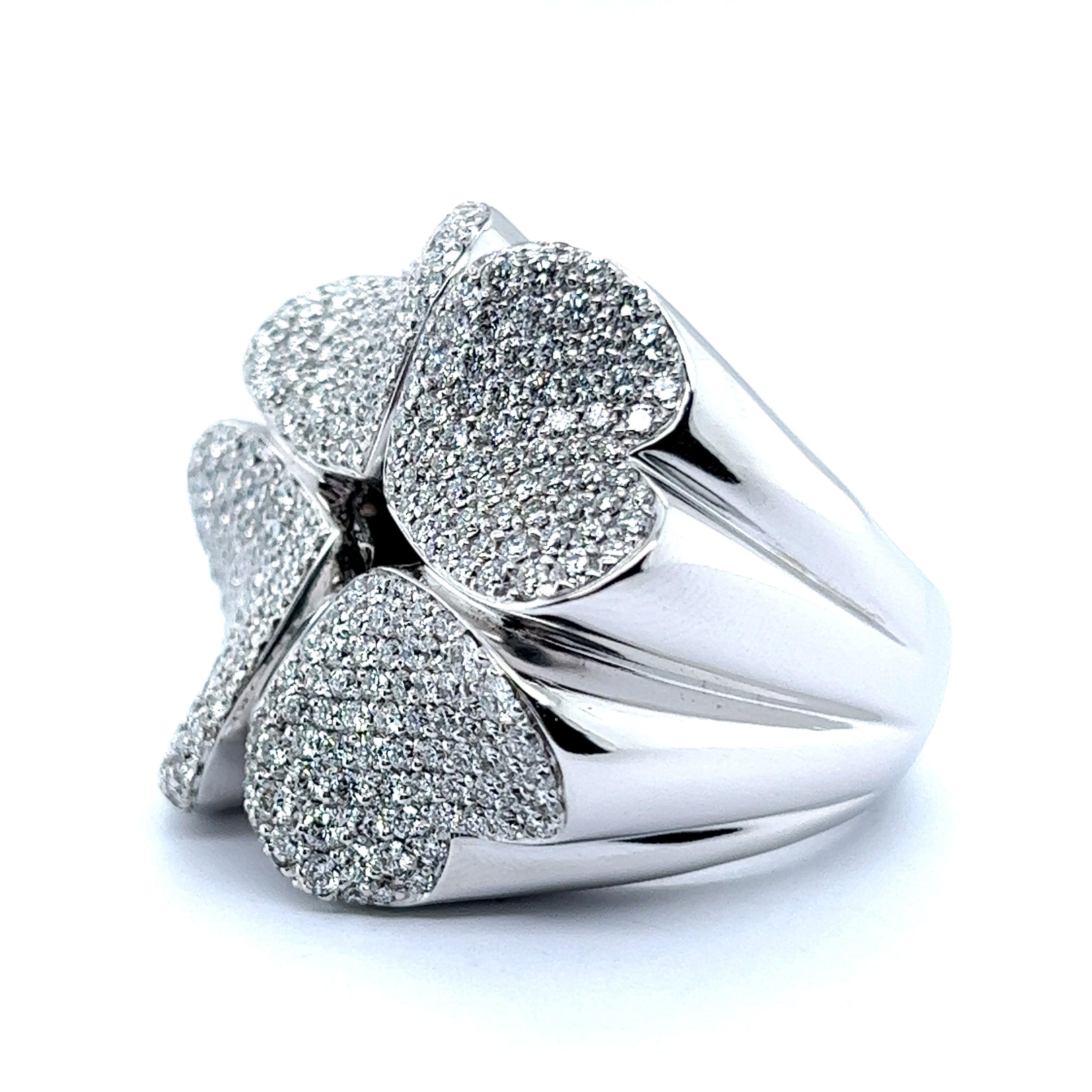 Clover Diamond Ring in 18 Karat White Gold by Pasquale Bruni 3