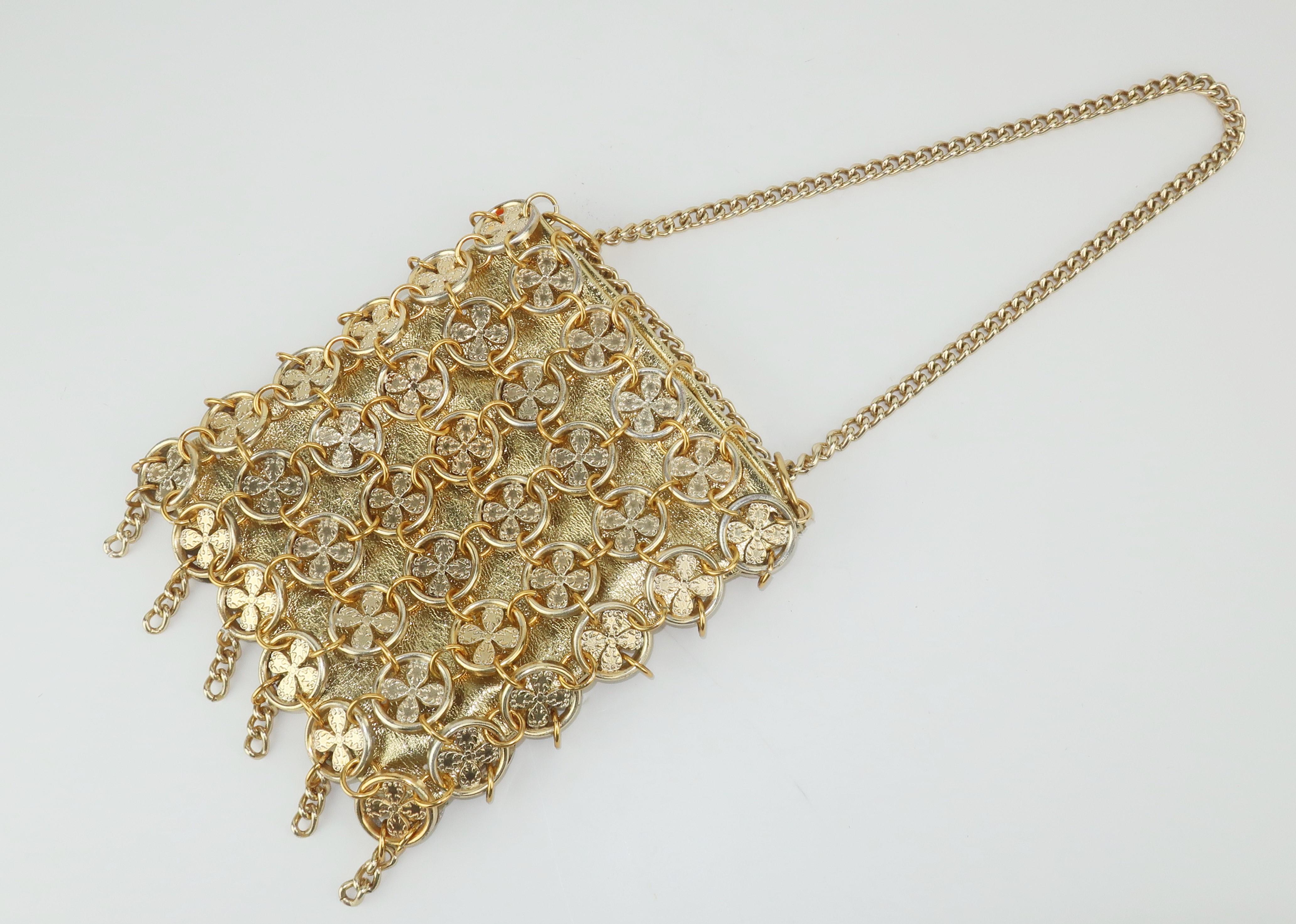 Clover Disk Chain Mail Gold Handbag, 1960's In Good Condition In Atlanta, GA