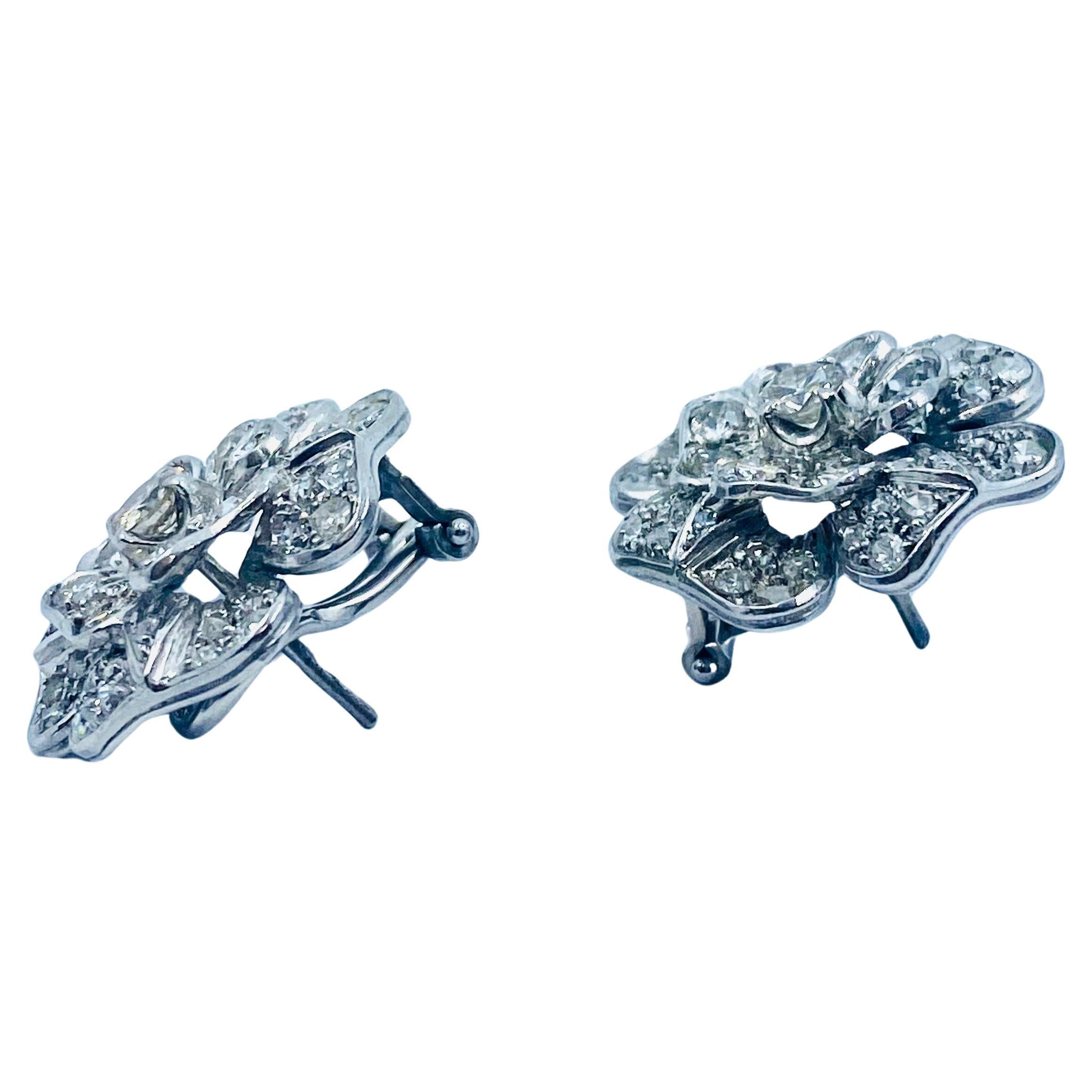 Clover Earrings Diamond 18k White Gold Estate Jewelry In Good Condition For Sale In Beverly Hills, CA