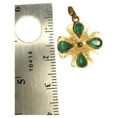 Clover Flower Leaf Colombian Emerald Pendant Charm In 18k Gold
