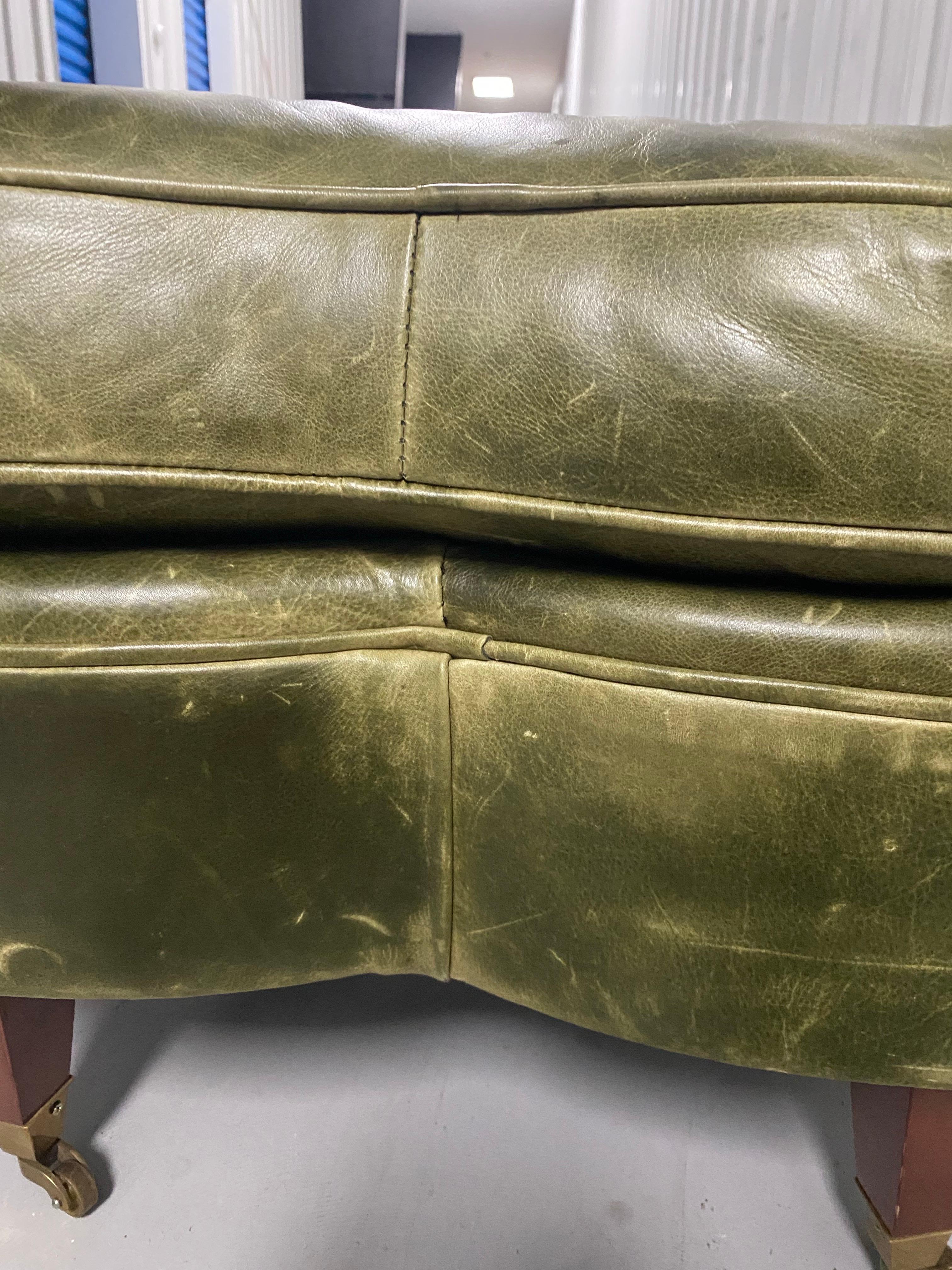 Pouf Clover Leaf Form A en cuir vert Bon état - En vente à Southampton, NY