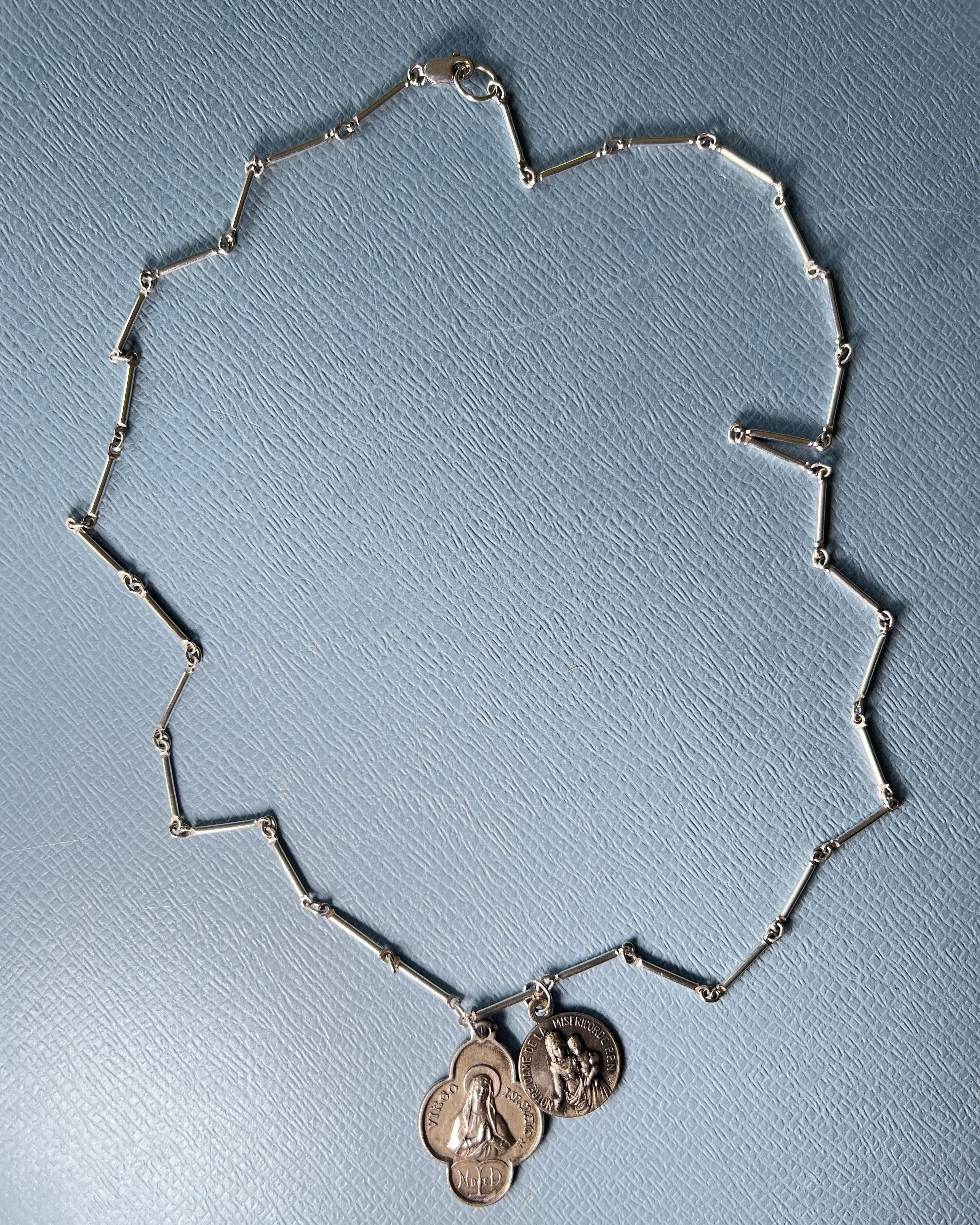 Chain Necklace Miraculous Medal Virgo Oval Pendant In Excellent Condition For Sale In Los Angeles, CA