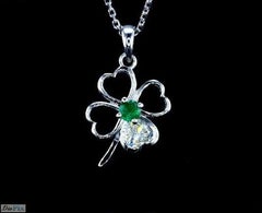 Clover Motif Pendant with Heart Shape Diamond