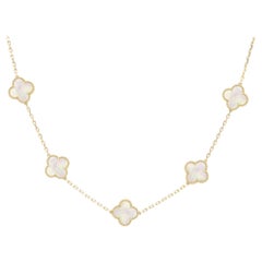 Clover Necklace 18k Solid Gold pre-owned as new condition Mother of Pearl