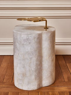 "Clover" pedestal in rock crystal by Studio Glustin