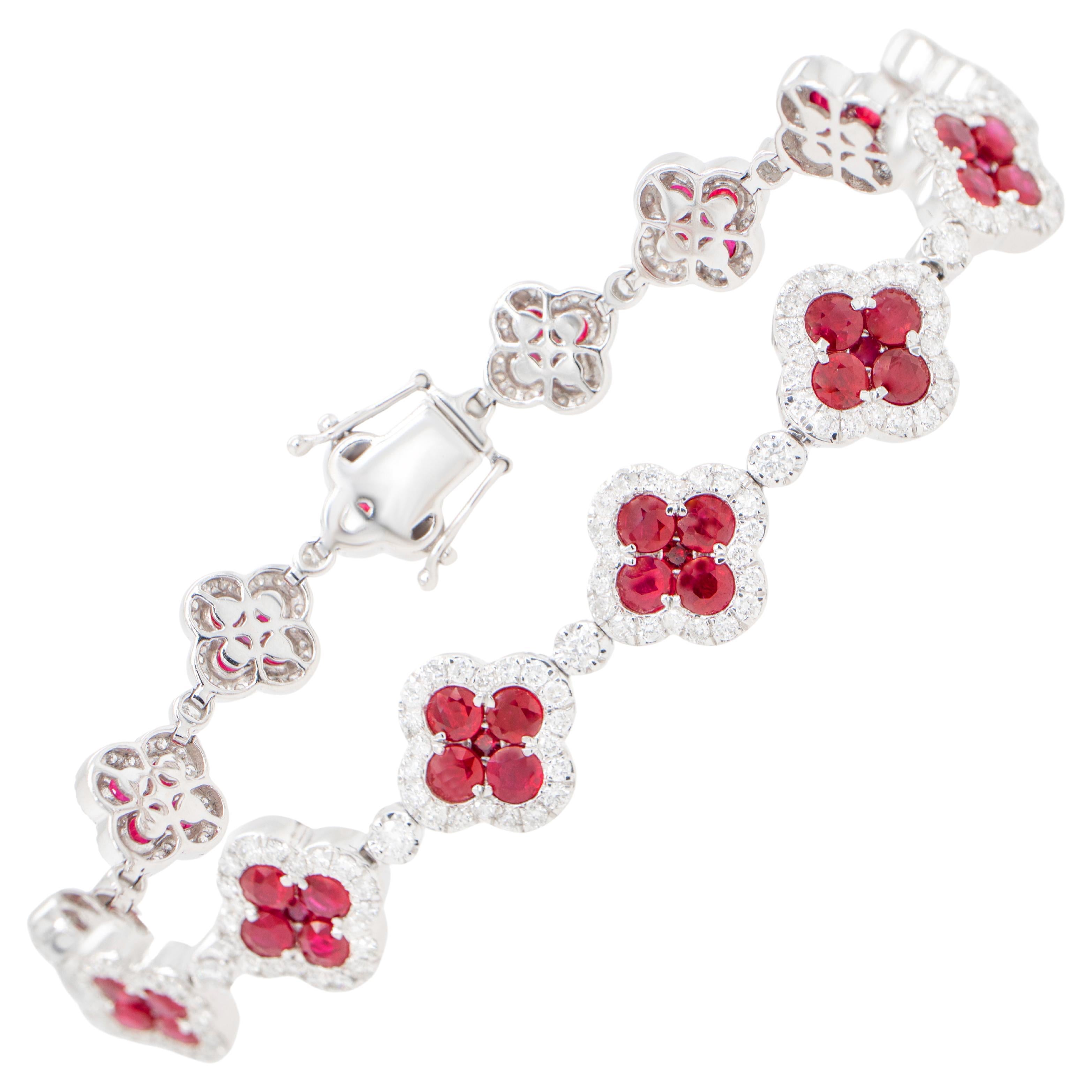 Clover Ruby Bracelet Diamond Links 8.5 Carats 18K White Gold en vente