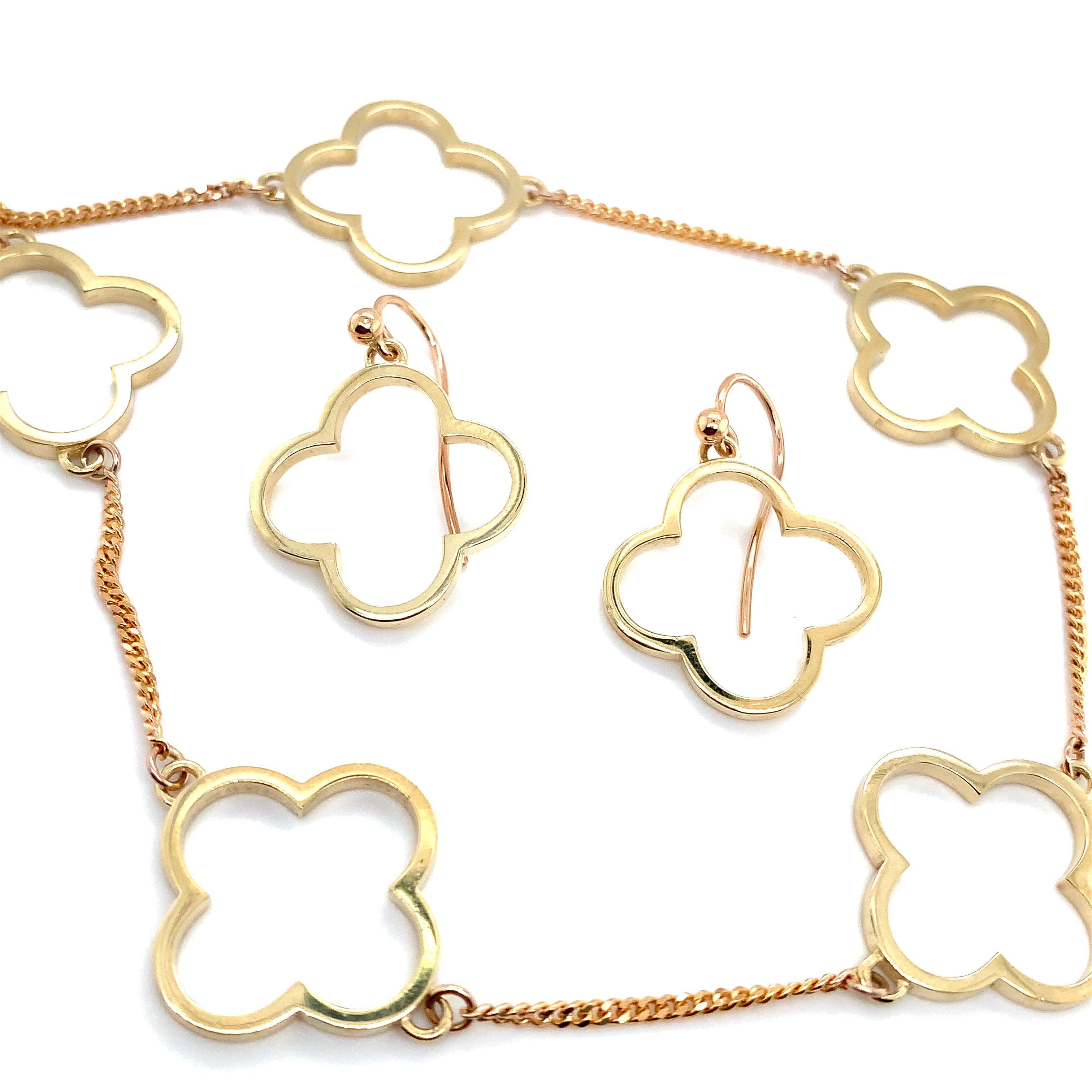 Ensemble boucles d'oreilles pendantes et collier en forme de trèfle en or jaune 9 carats Pour femmes en vente
