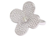 Clover Shaped Moving Full Diamonds Set 18 Kt Ring