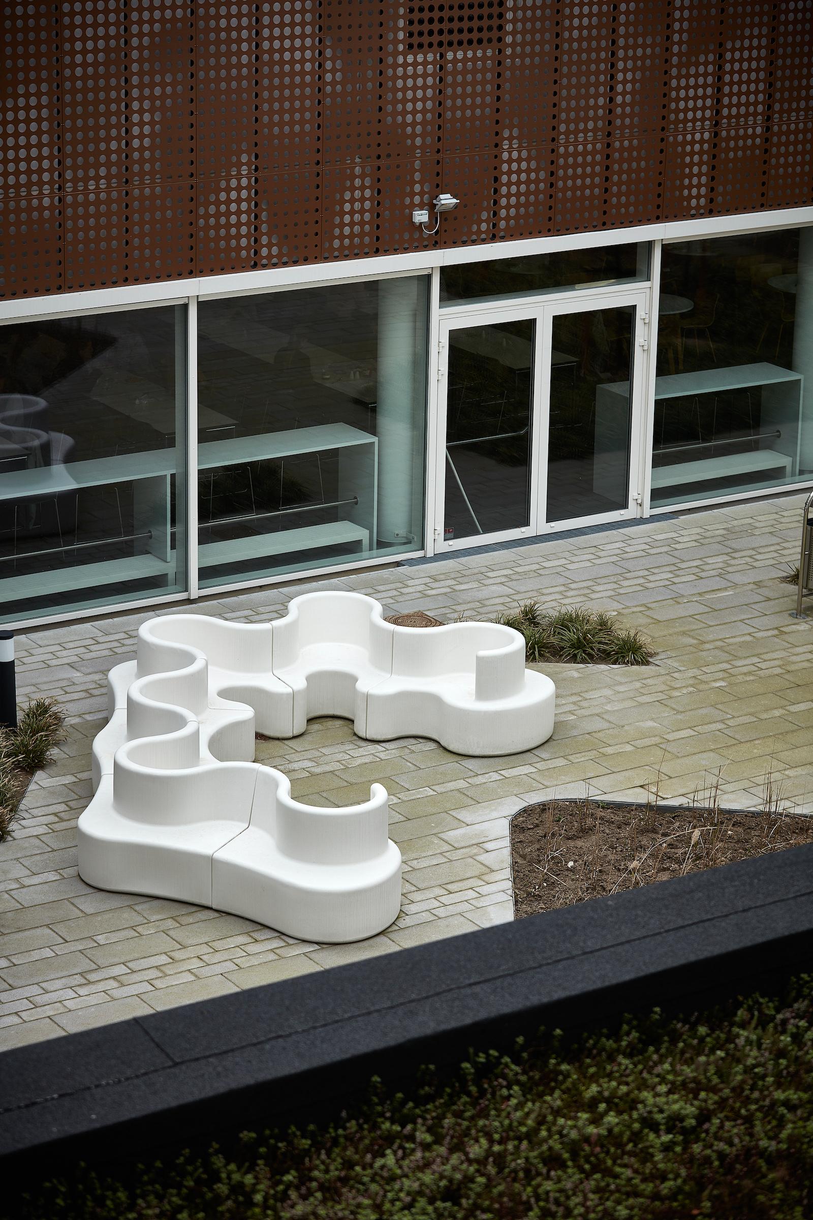 Divano per interni e per esterni Cloverleaf, unità di estensione in bianco di Verner Panton in vendita 10