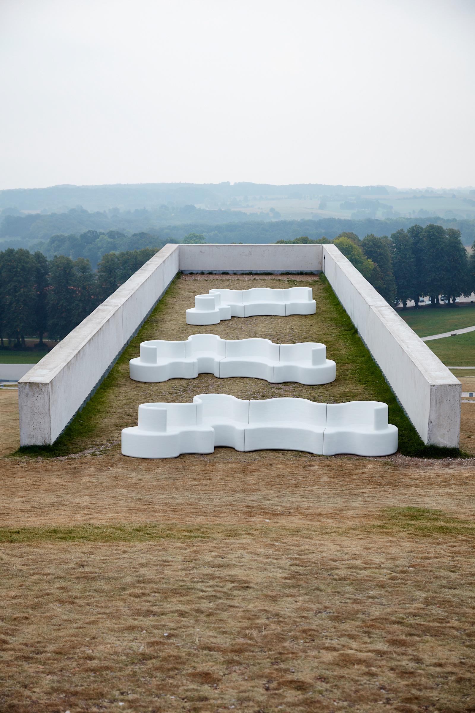 Divano per interni e per esterni Cloverleaf, Unità di sinistra in bianco di Verner Panton in vendita 4
