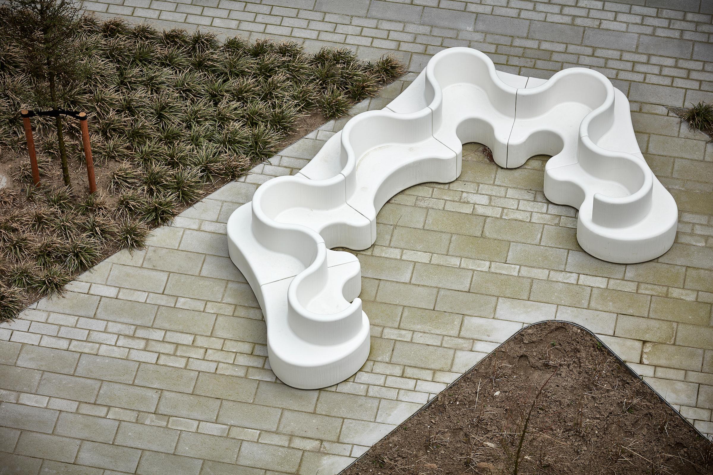 Divano per interni e per esterni Cloverleaf, Unità di sinistra in bianco di Verner Panton in vendita 7