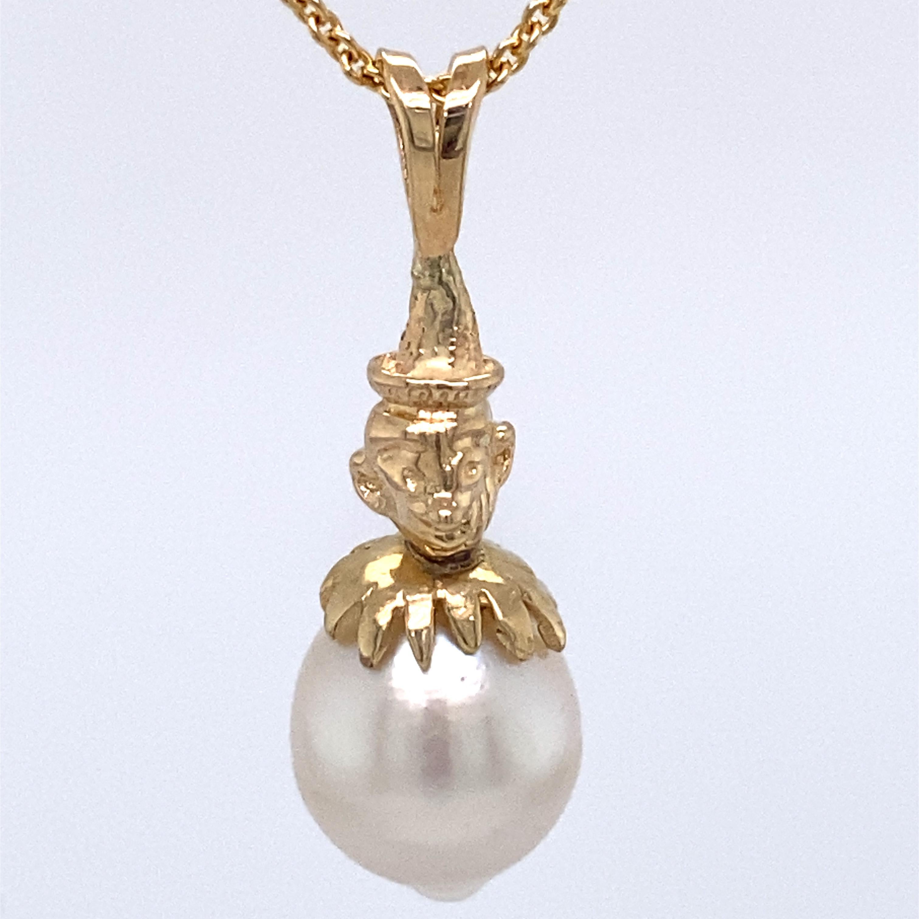 Pendentif en or jaune avec chaîne en forme de perle baroque des mers du Sud « Clon Strike North » Unisexe en vente