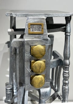 Clown Town, Tavolo/Pedistallo con oggetto trovato, Legno trovato, Materiali vari, Dipinto