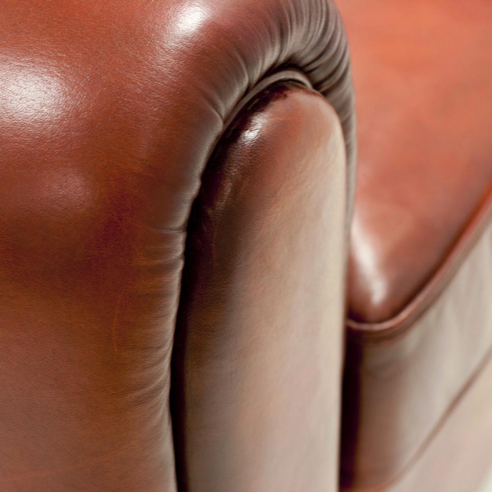 Club Armchair with Natural Brown Genuine Leather In New Condition For Sale In Paris, FR