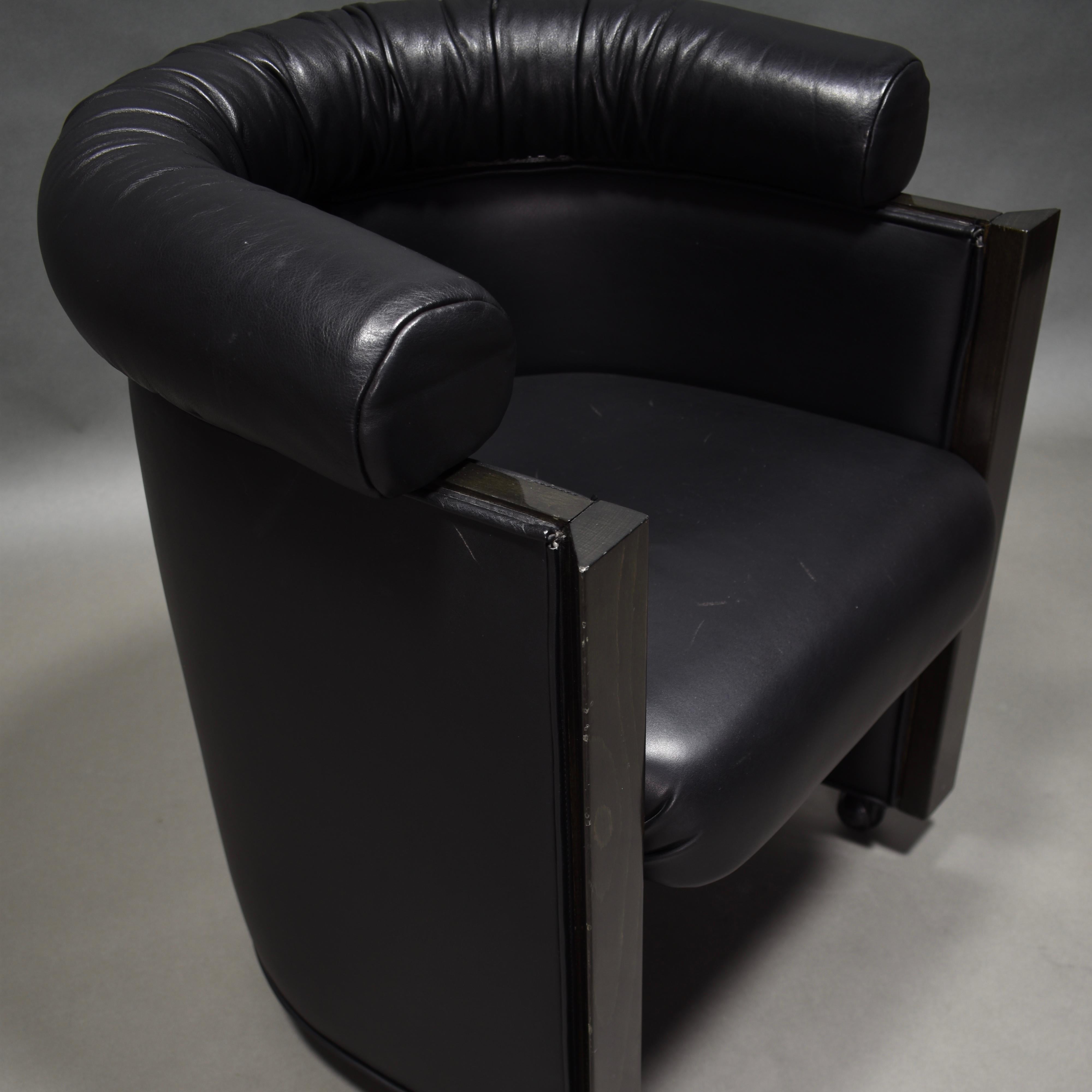 Late 20th Century Club Chair in Leather and Ebony by Umberto Asnago for Giorgetti, Italy, 1980s