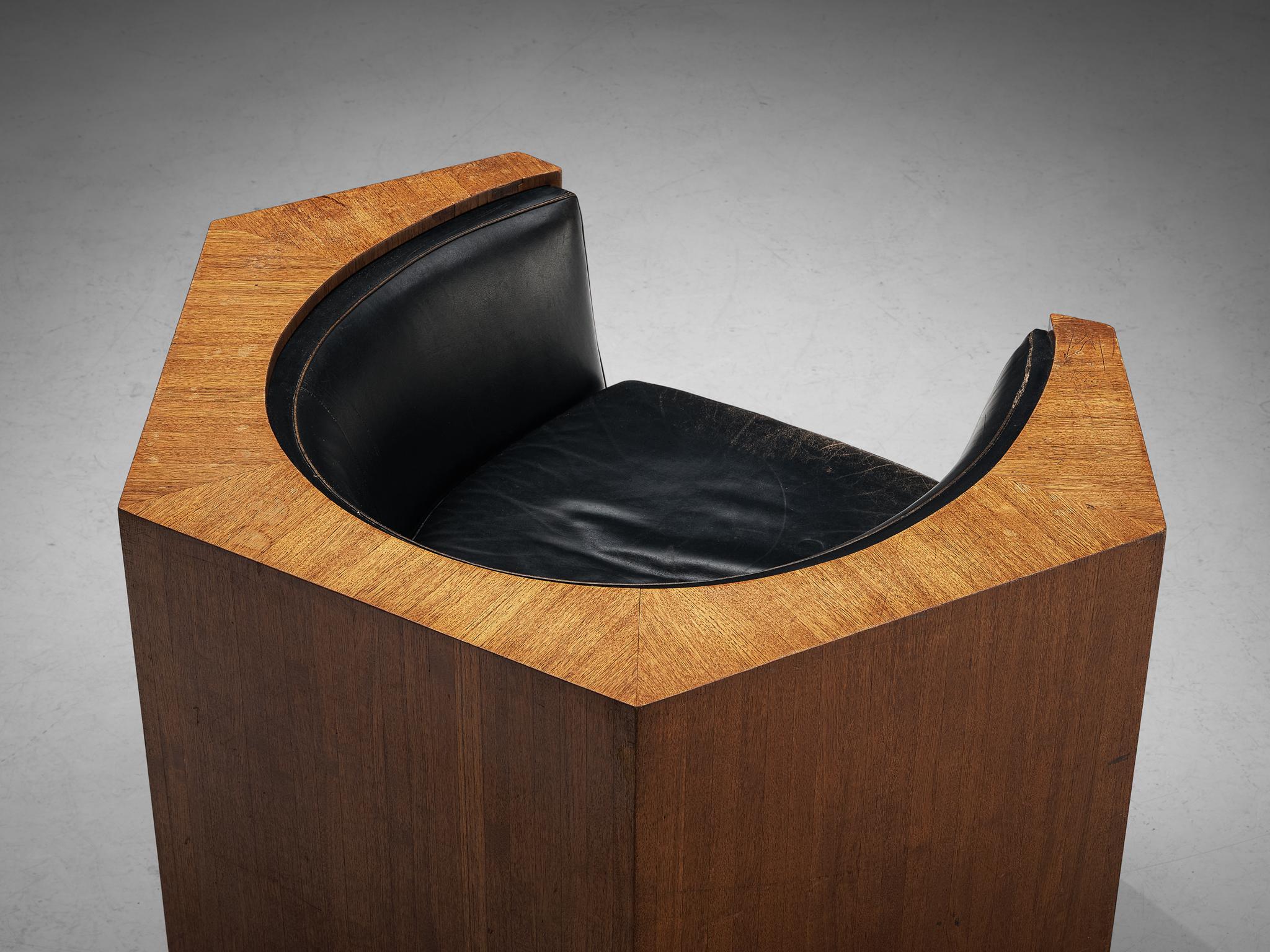 Club Chair in Teak and Black Leather In Good Condition In Waalwijk, NL