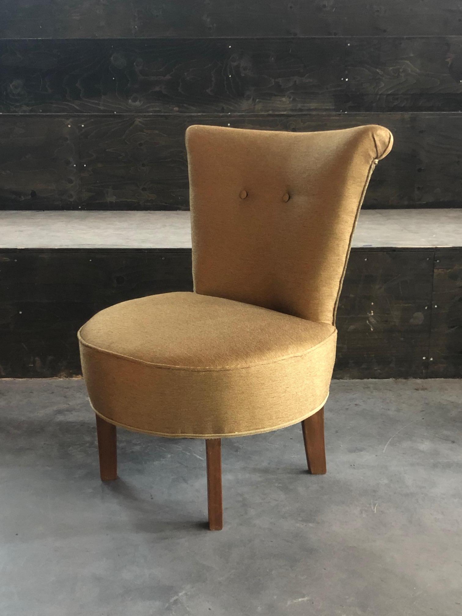 Club Chair with Gold Coloured Fabric Pierre Frey and Antique Kuba Cloth, 1950 In Good Condition For Sale In Haarlem, Noord Holland