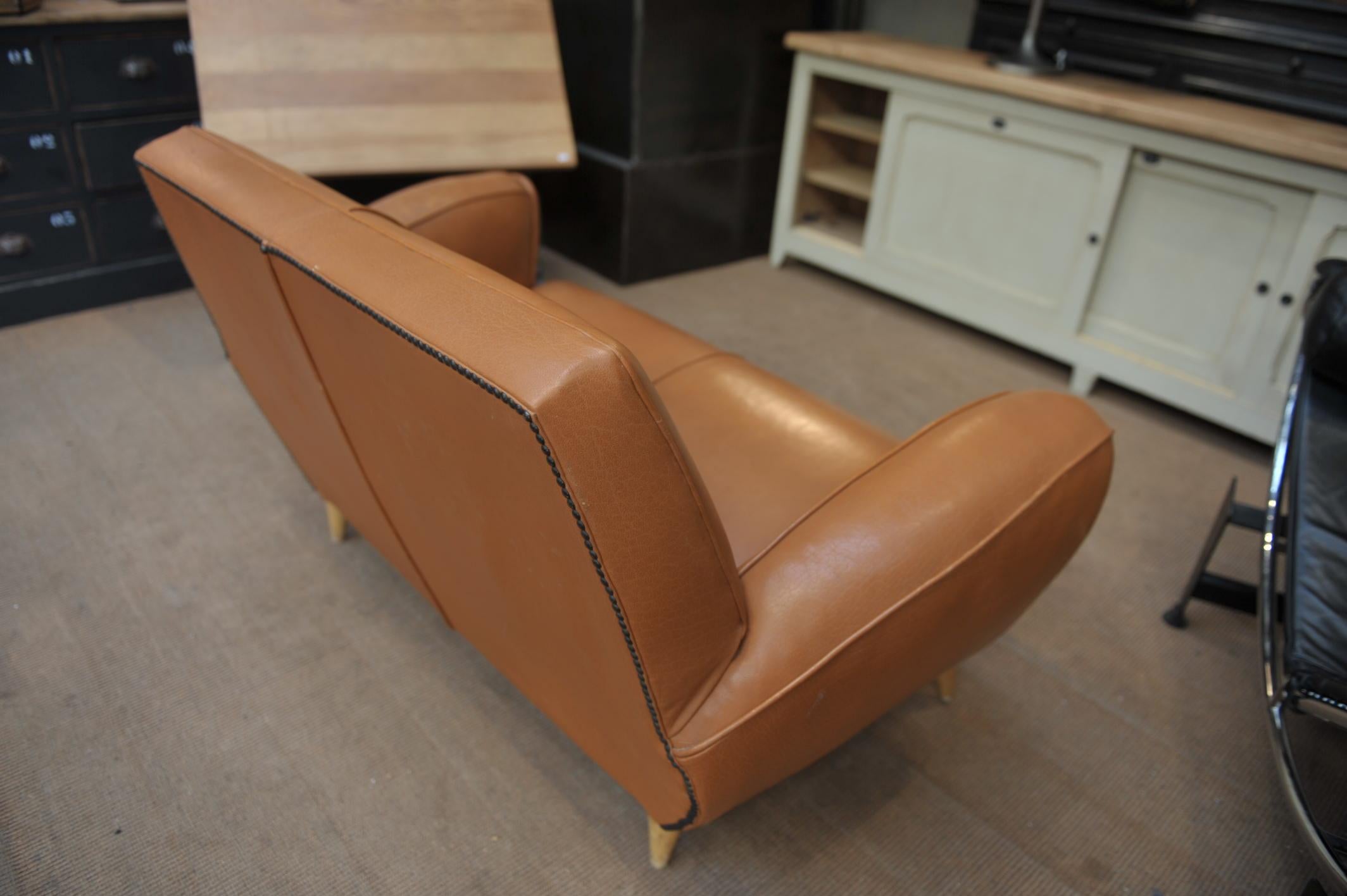 Club Leather Sofa by Erton Paris, circa 1950 im Angebot 3