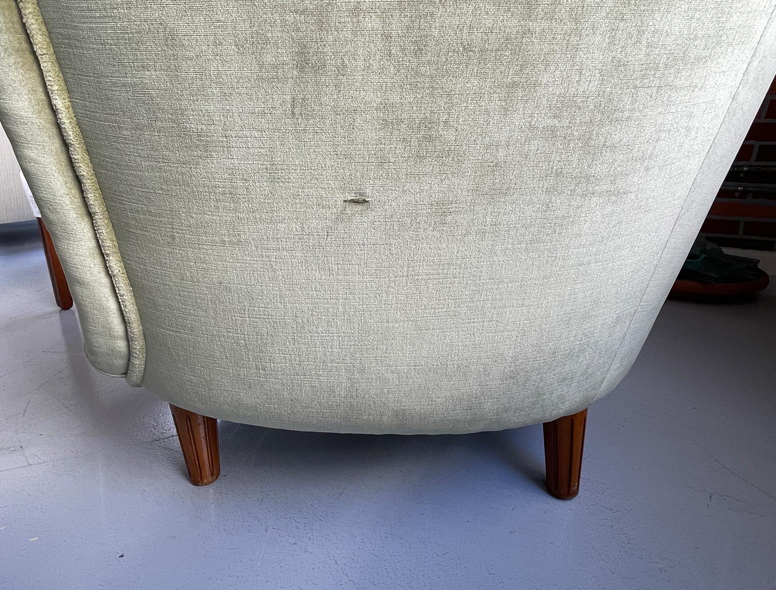 Club Lounge Chairs from the 1930/40s with Original Mohair Fabric, Detailed Legs 5