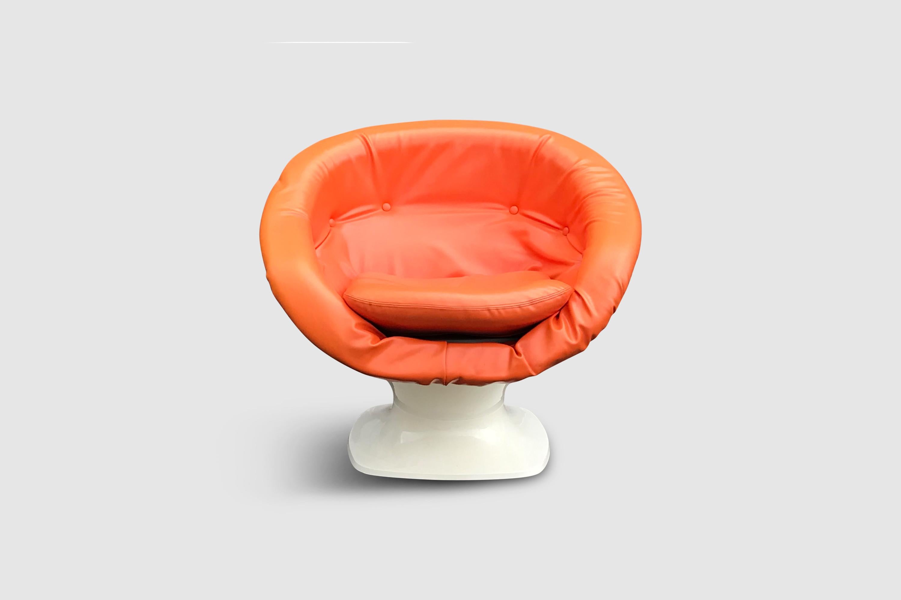 Space Age Club space age chair by Raphael Raffel France 1960s For Sale