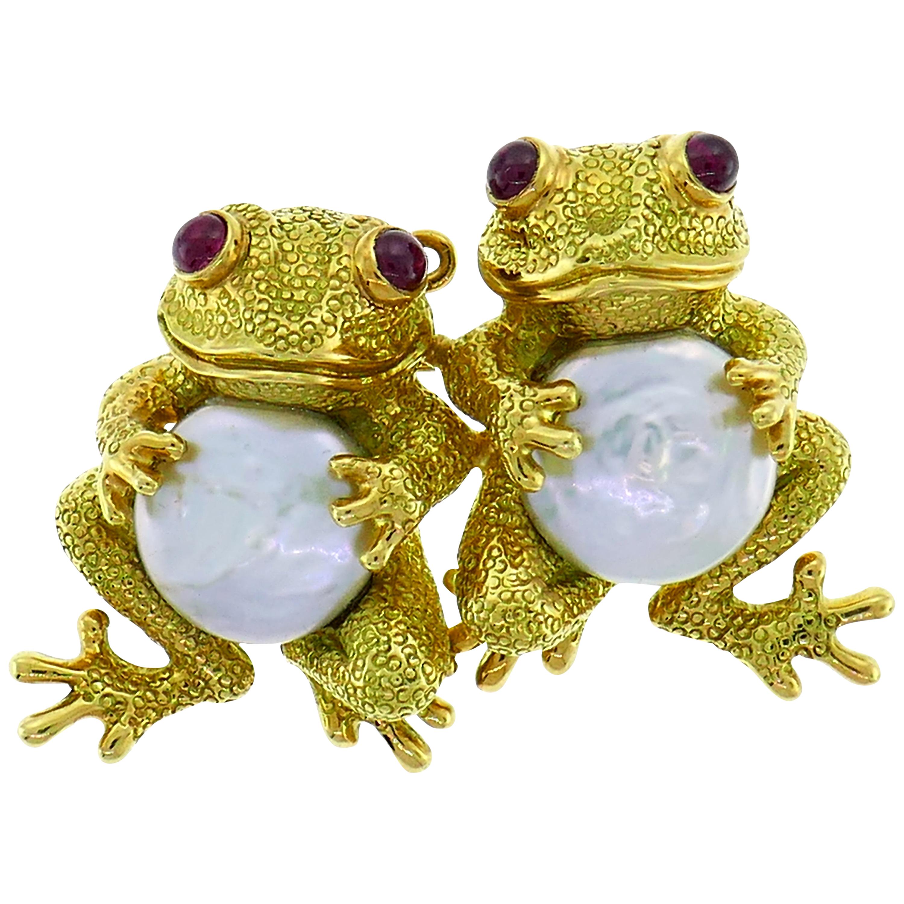 Clunn Yellow Gold Frog Pin Brooch Clip with Pearl and Ruby