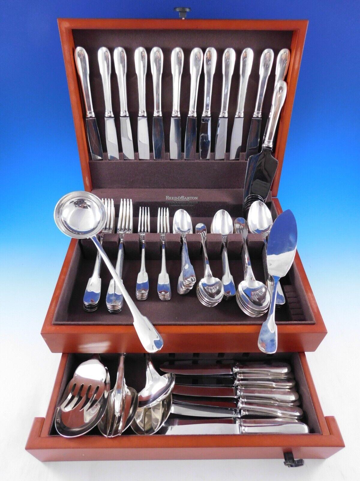 Die Besteckkreationen von Christofle vereinen handwerkliches Können und moderne Technik und werden von Generation zu Generation weitergegeben. 

Wunderschönes zeitloses Dinner Size Cluny by Christofle France Besteck aus Silberblech - 95 Teile.