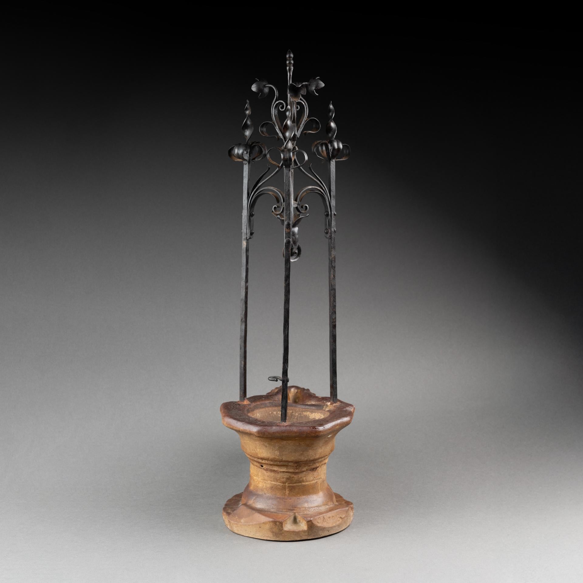 Francese Pozzo dell'hotel Cluny - Riduzione in gesso patinato e ferro battuto, fine XIX secolo. in vendita