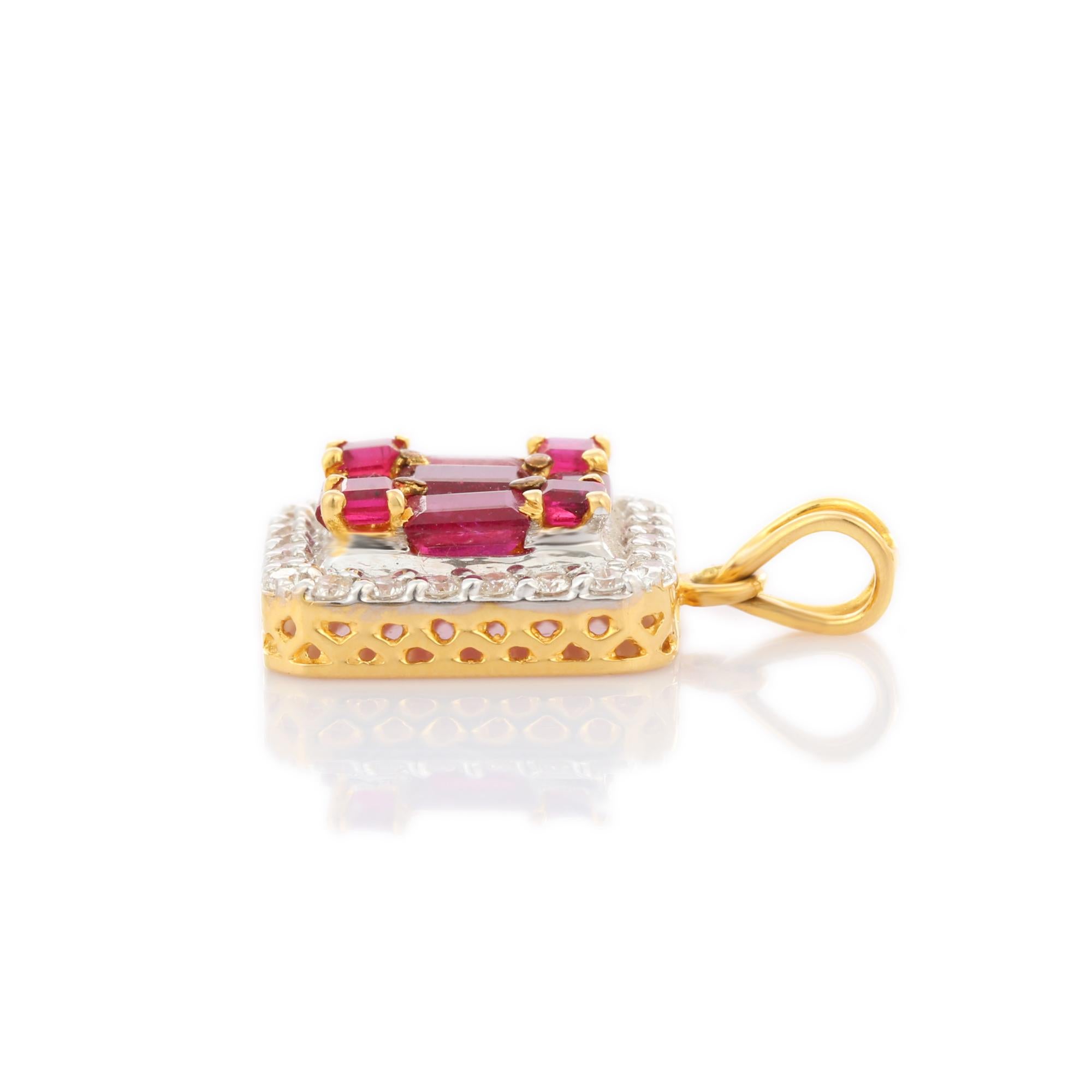 Collier pendentif en or jaune massif 18 carats avec halo de rubis et diamants de 2,71 carats Neuf - En vente à New York, NY
