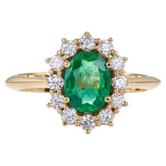 Cluster Classic Ring 18kt Yellow Gold with Oval Emerald 1.34 Carat and Diamonds