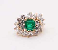 Cluster Cocktail Ring in 18kt Yellow Gold 5.61ctw Colombian Emerald & Diamonds