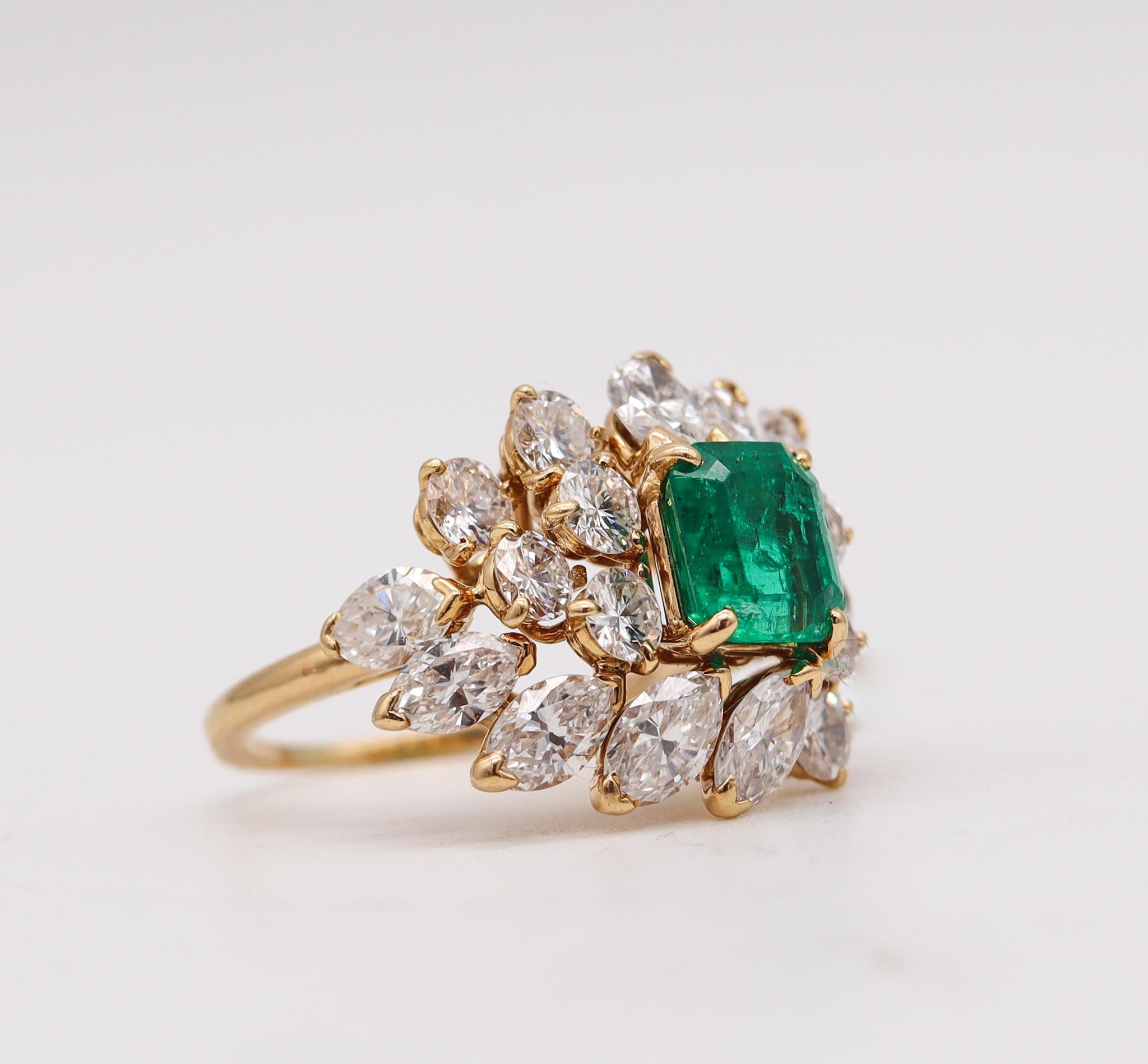 Modernist Cluster Cocktail Ring in 18kt Yellow Gold 5.61ctw Colombian Emerald & Diamonds For Sale