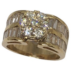 Cluster Design Natural Round Baggutte Diamond Ring 18K Yellow Gold Cocktail