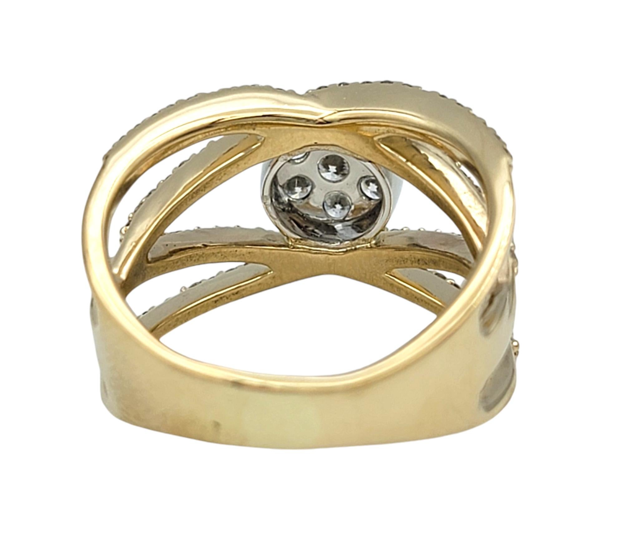 Bague en or jaune 14 carats à diamants croisés et pavés multiples Bon état - En vente à Scottsdale, AZ