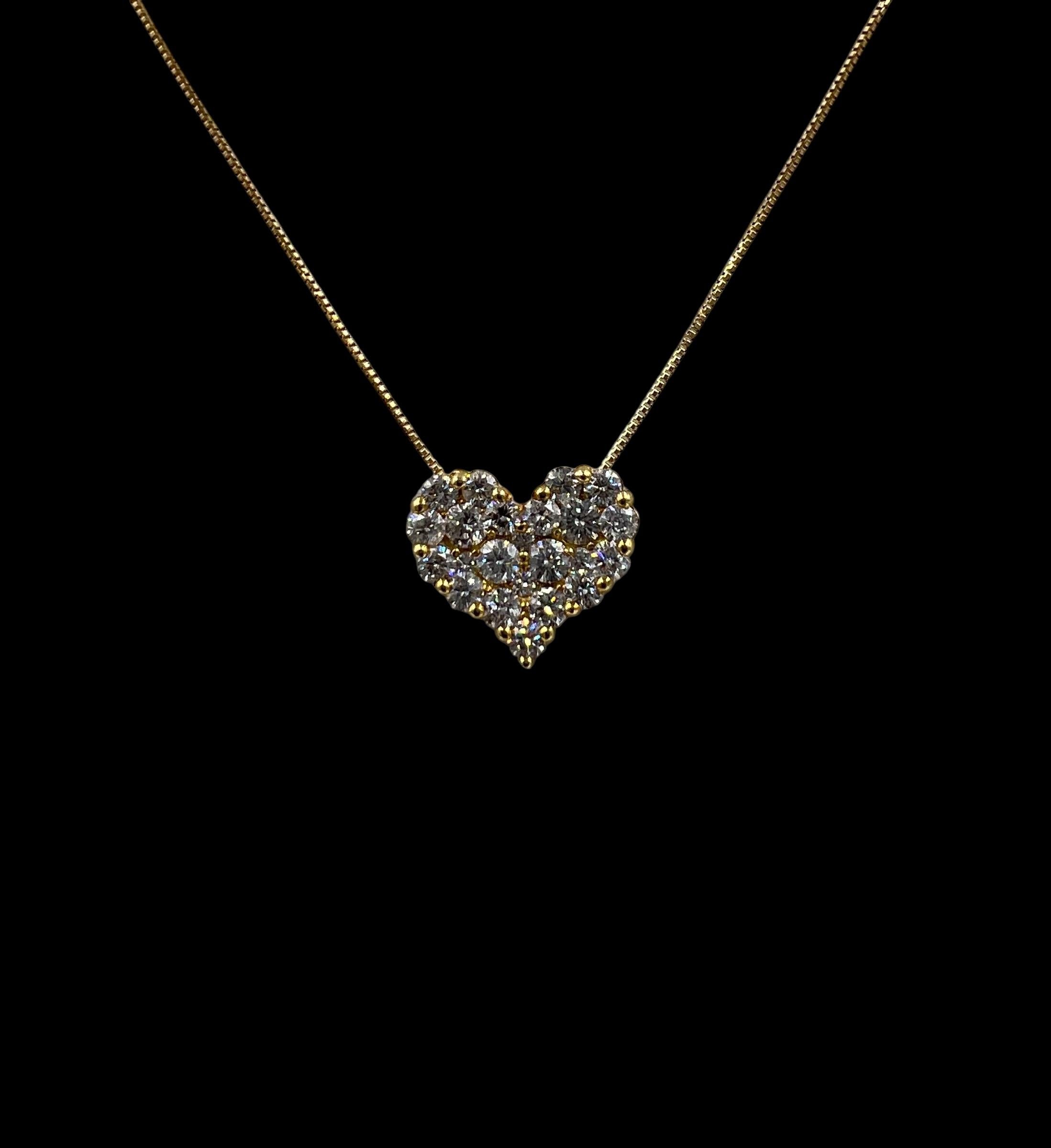 Round Cut Cluster Diamond Heart 18k Yellow Gold Pendant Necklace For Sale
