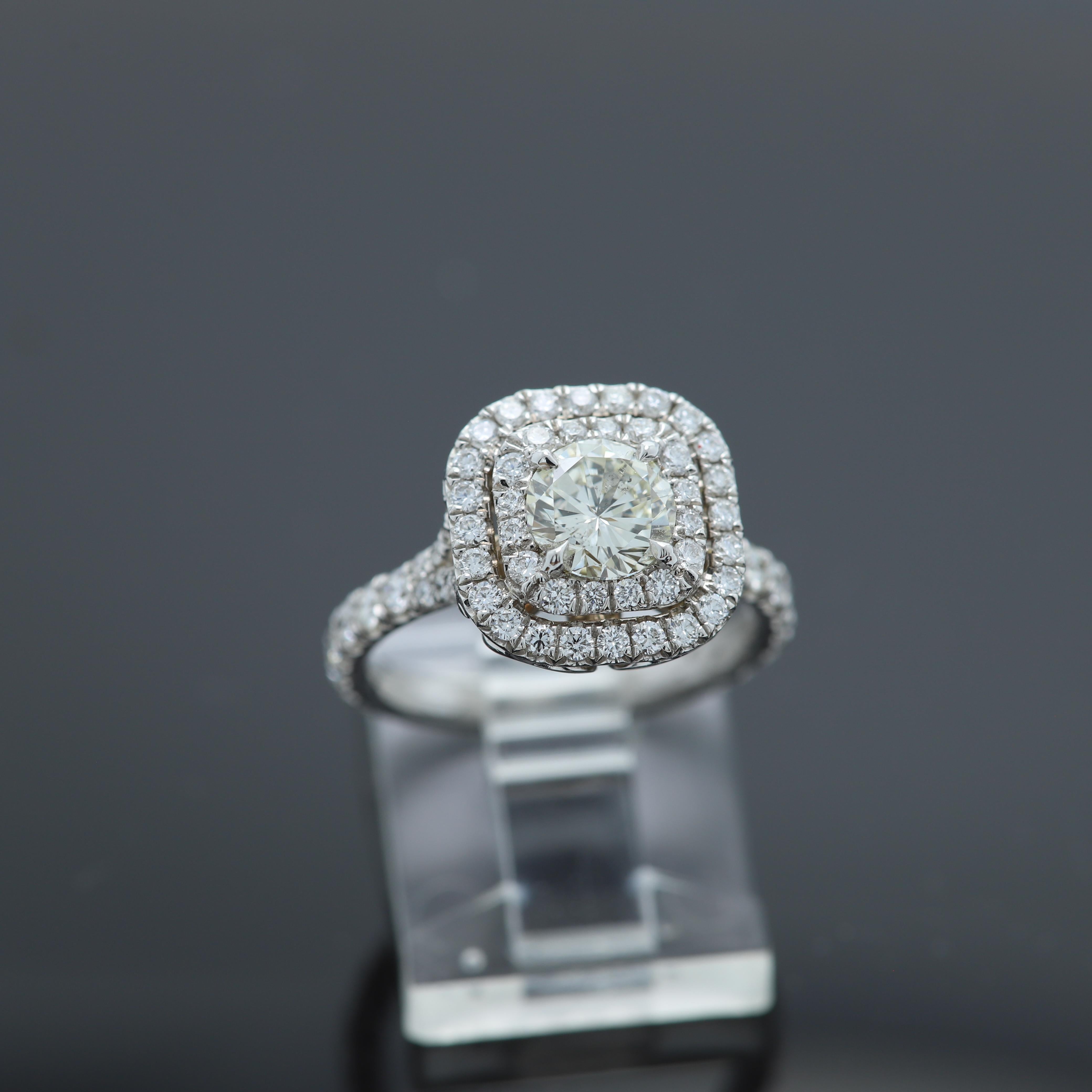 Cluster Diamond Ring 18 Karat White Gold Center Diamond 1.01 Carat For Sale 8
