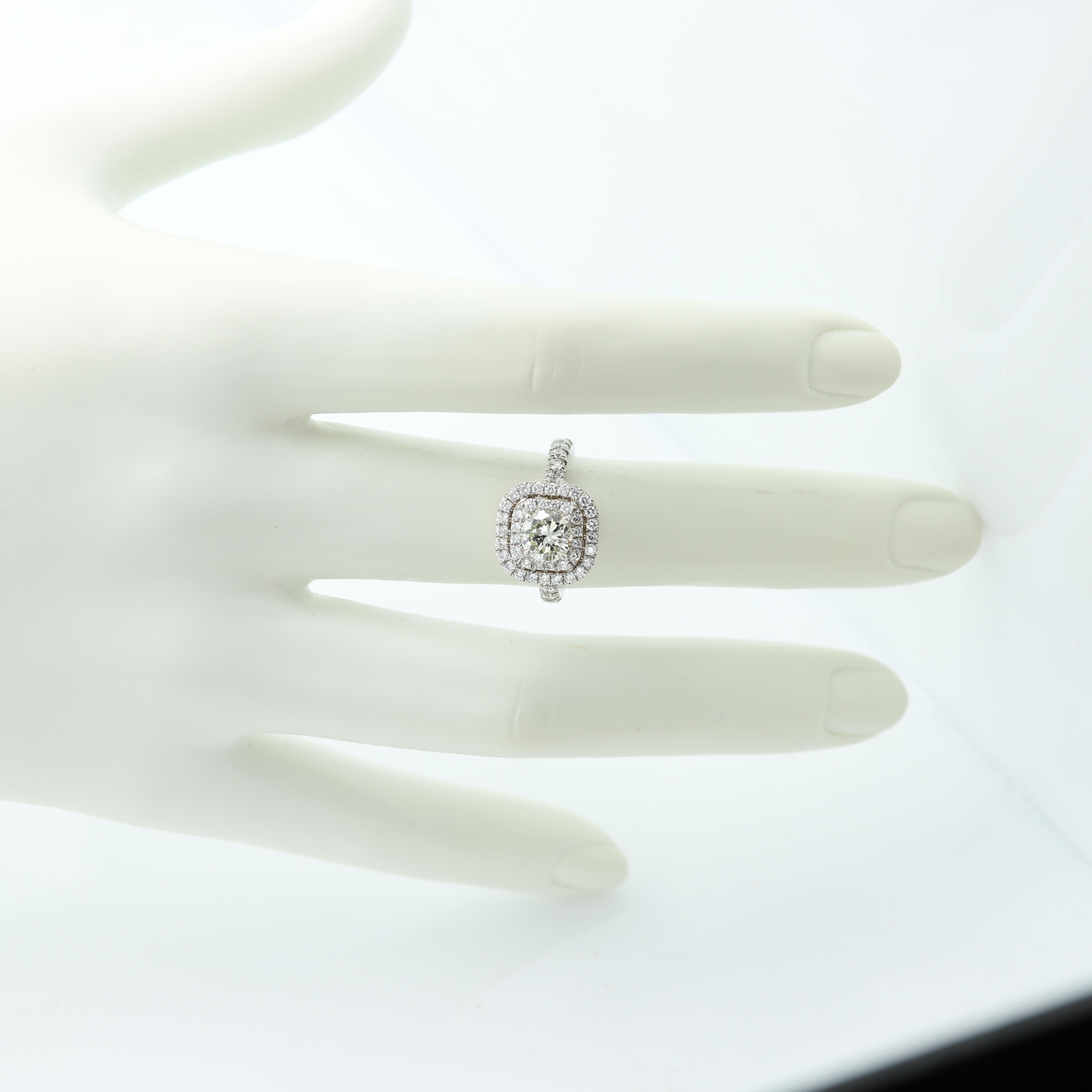 Cluster Diamond Ring 18 Karat White Gold Center Diamond 1.01 Carat For Sale 9