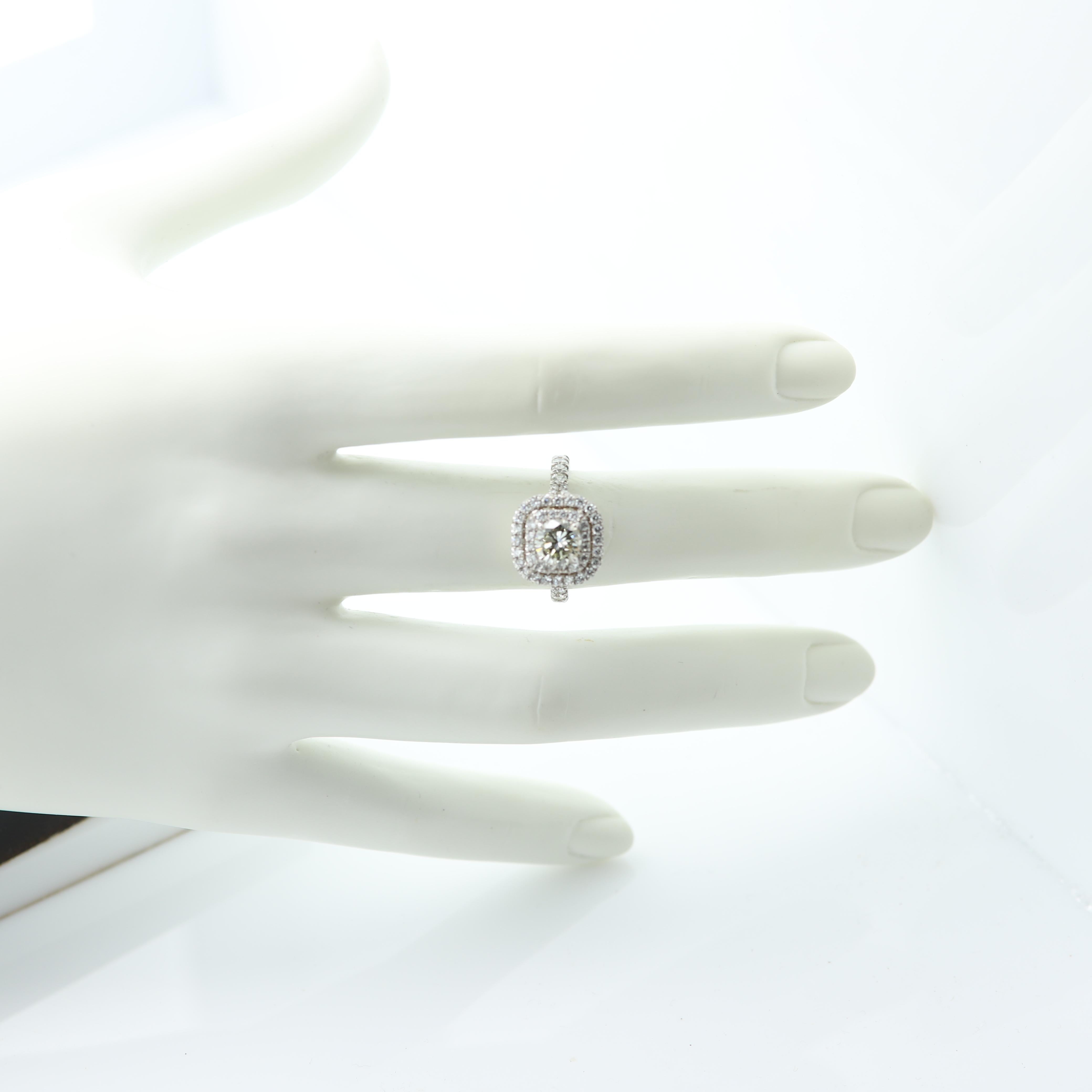 Women's Cluster Diamond Ring 18 Karat White Gold Center Diamond 1.01 Carat For Sale