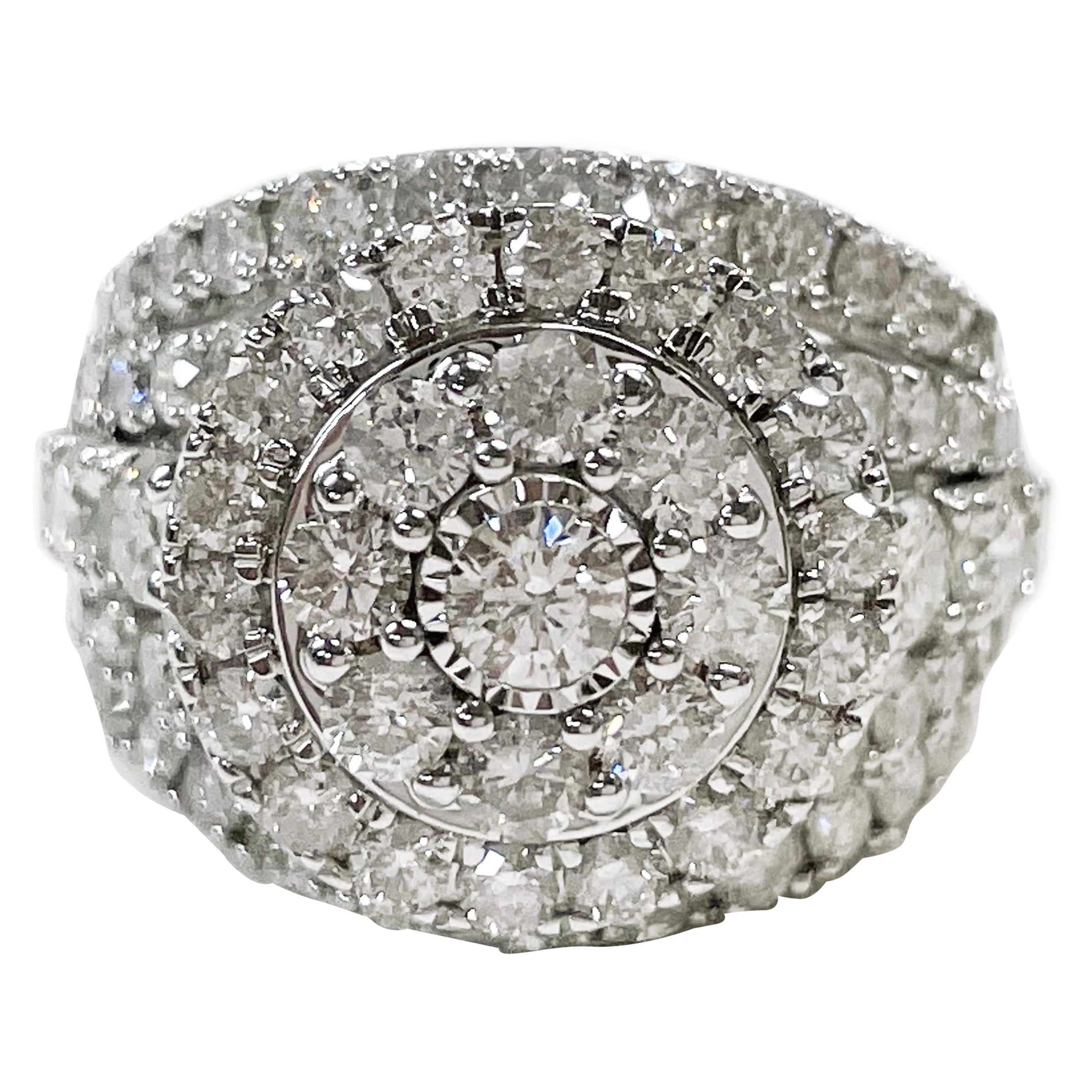 Bague grappe de diamants en or blanc