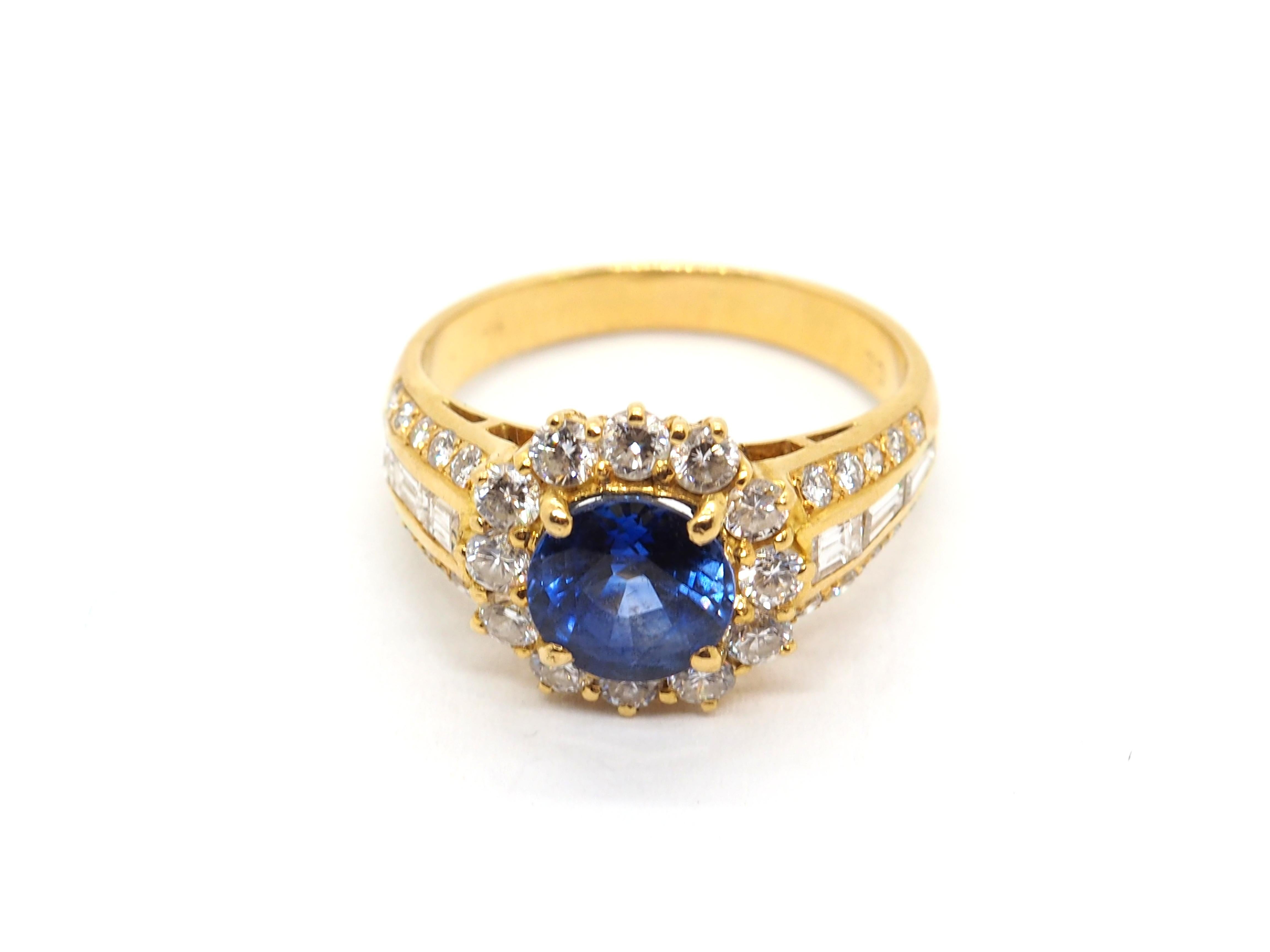 Round Cut Cluster Diamond Sapphire Ring 18 Karat Yellow Gold For Sale