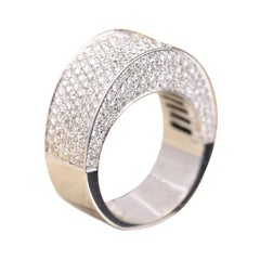 Used Cluster Dome Diamond Ring 18 Karat White Gold Cluster Diamond Ring