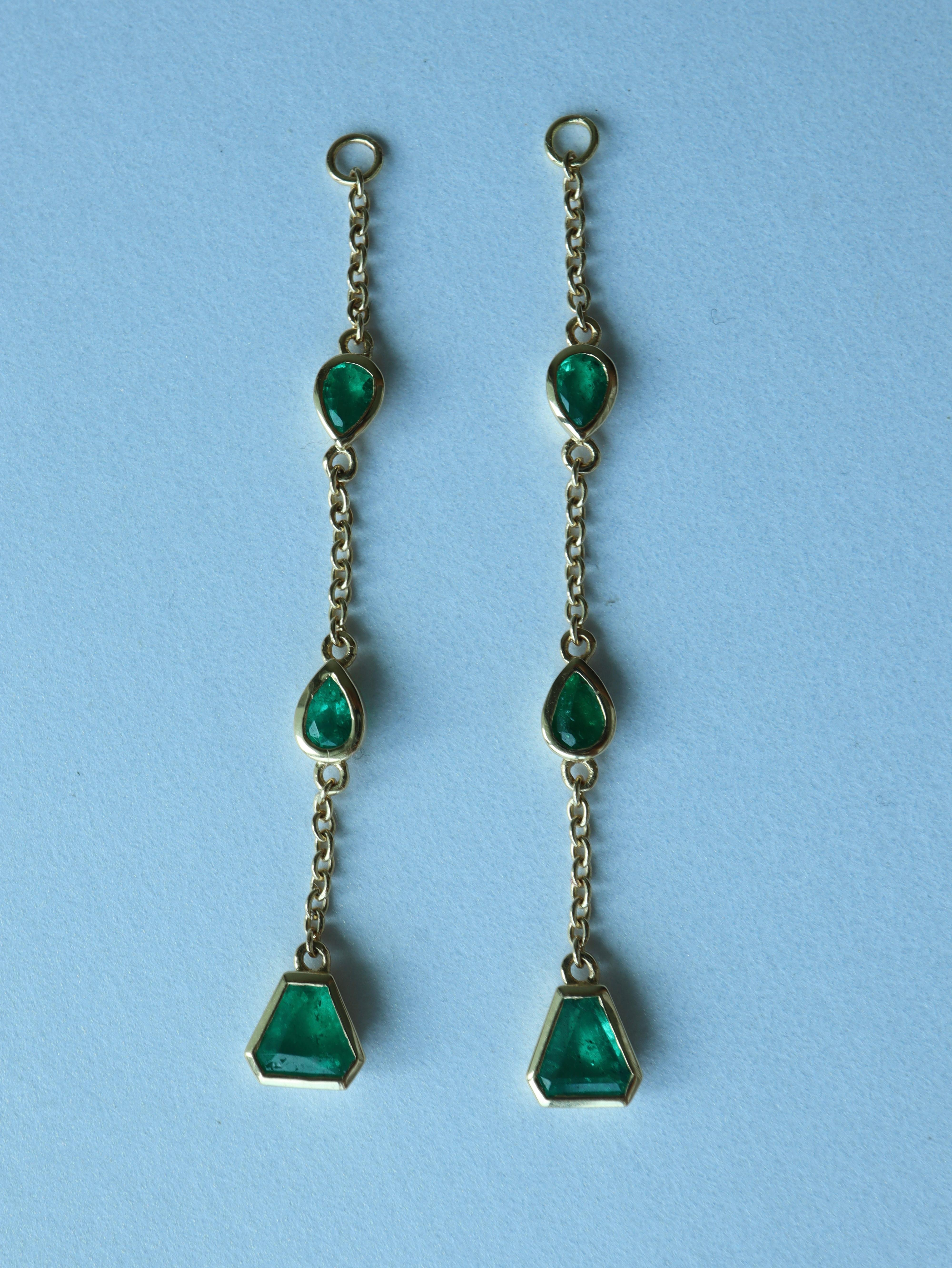 Women's Cluster Drop Colombian Emerald Earring Enhancer in 18k yellow Gold For Sale