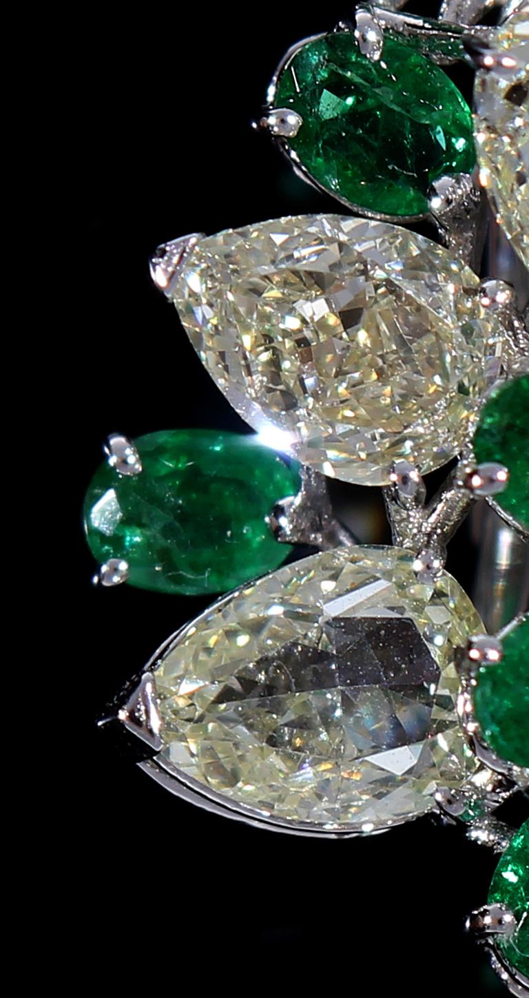 Cluster Earring of Diamonds and Pear-Cut Emeralds 18 Kt White Gold Made in Italy 14